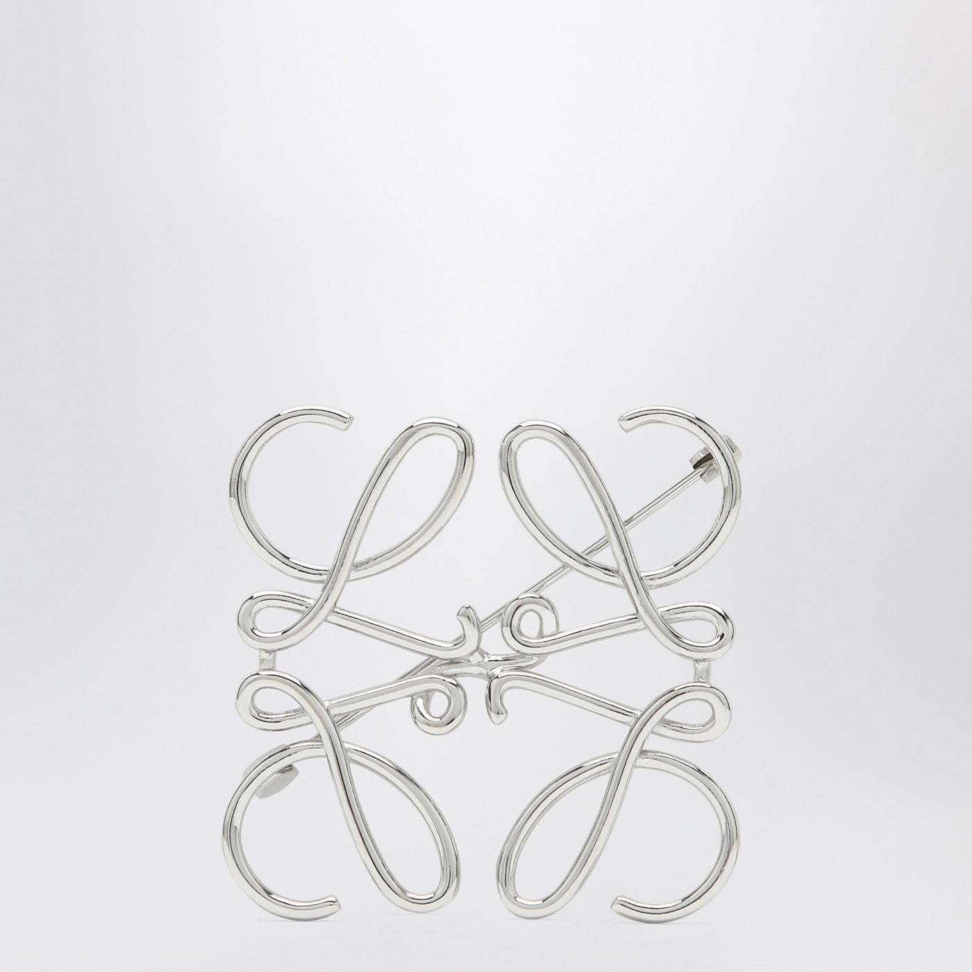LOEWE Anagram brooch in silver-tone metal | TheDoubleF display picture 2