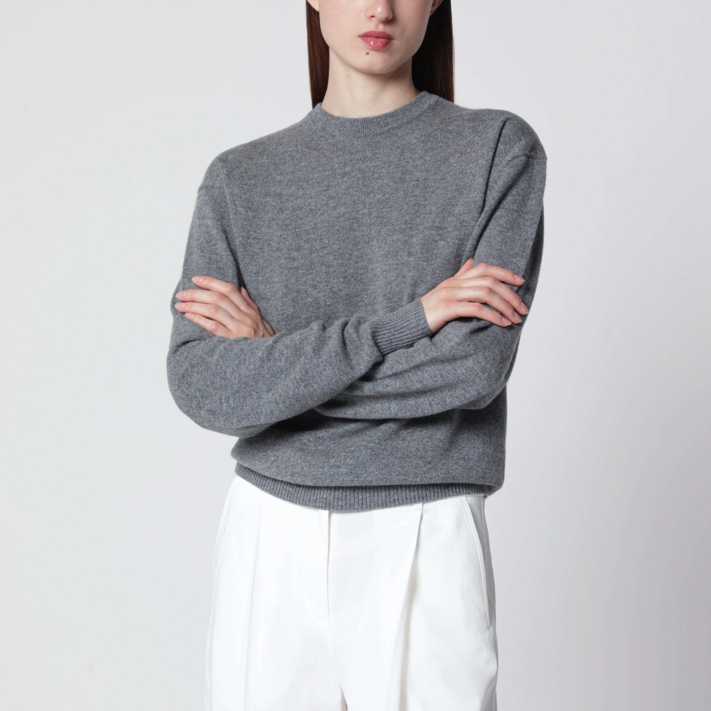 TOTEME Classic cashmere crew-neck sweater in mid grey melange 