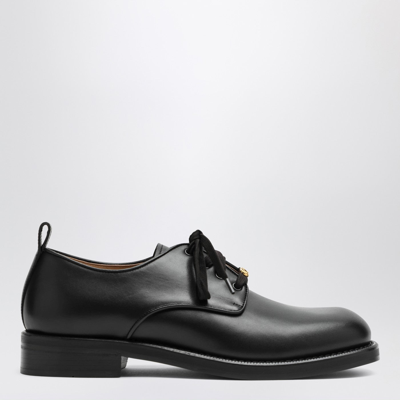 Valentino Garavani Black leather strap with Vlogo plaque | TheDoubleF