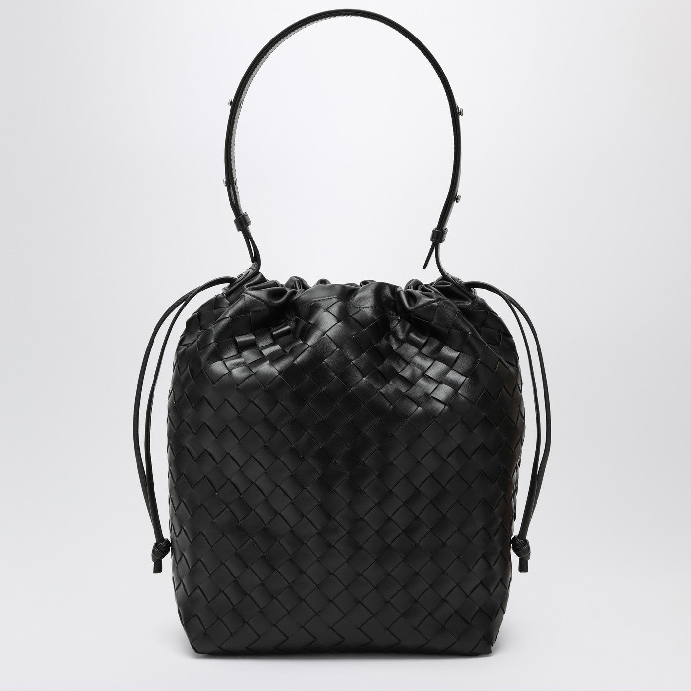 Bottega Veneta Black bucket bag in Intrecciato | TheDoubleF