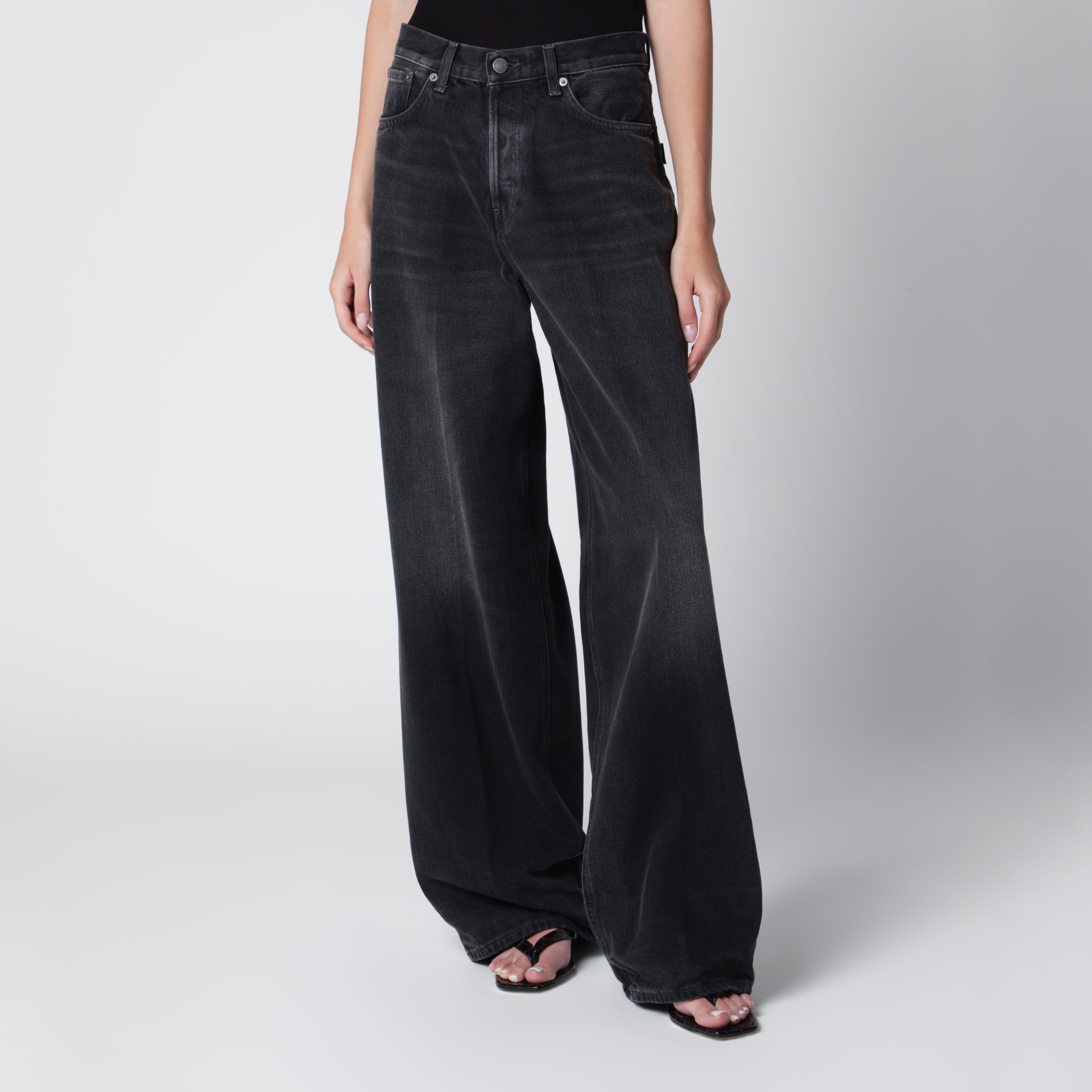 【完売・美品】HAIKURE BETHANYデニム BLACK 26サイズ HAIKURE Haikure Bethany jeans in Vintage Black denim | TheDoubleF