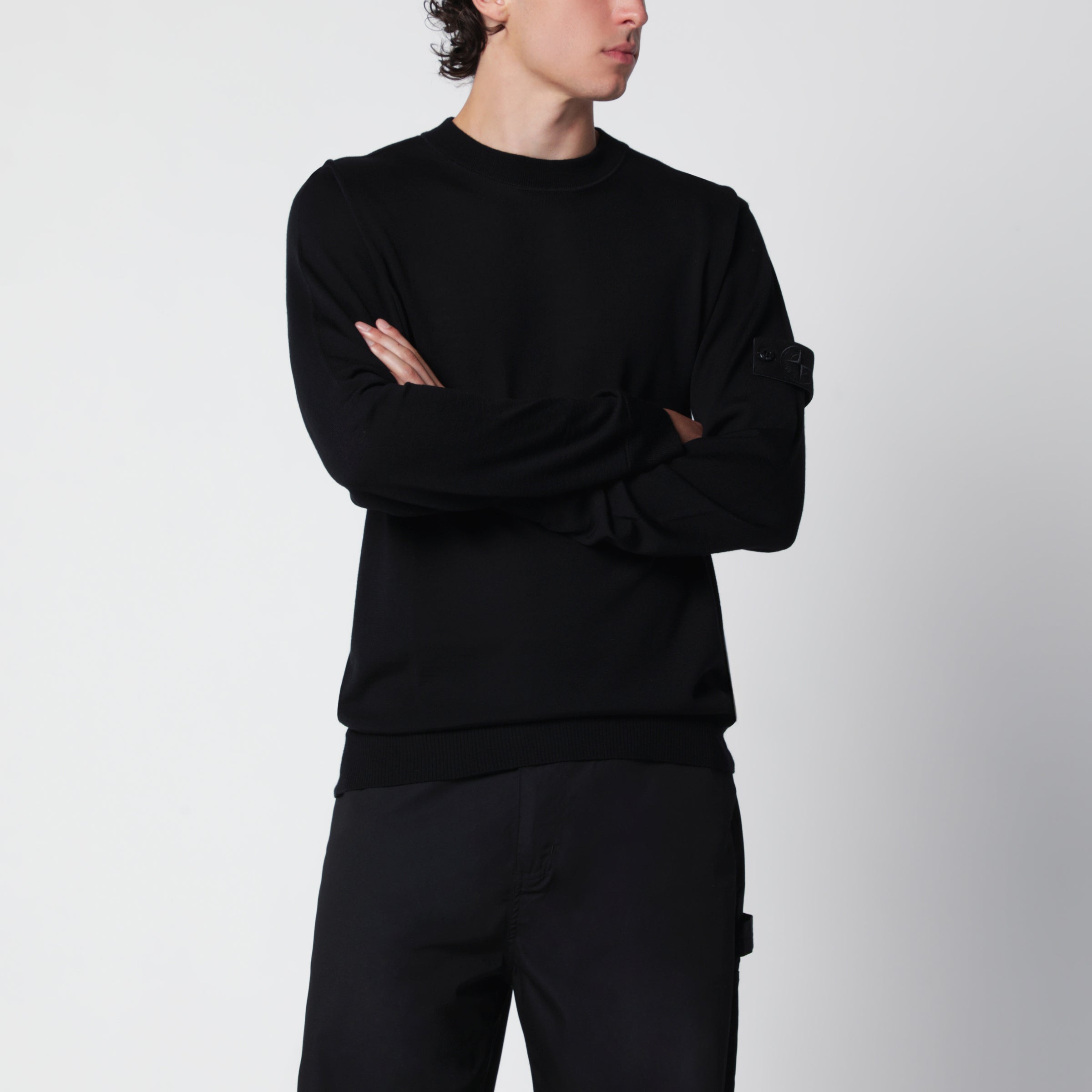 Stone  ブラックニットセーター Stone Island Black wool crew-neck sweater | TheDoubleF