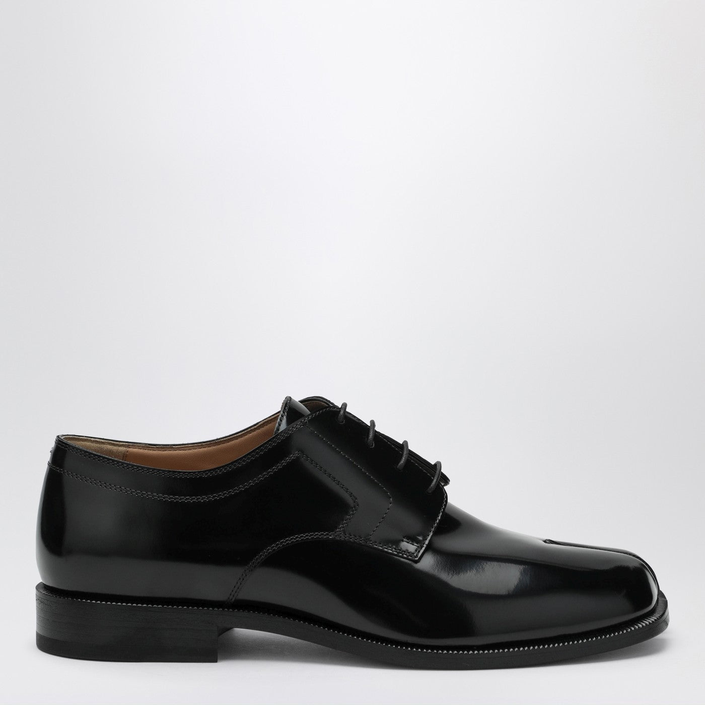 MAISON MARGIELA Black Tabi lace-up shoe in polished calfskin 