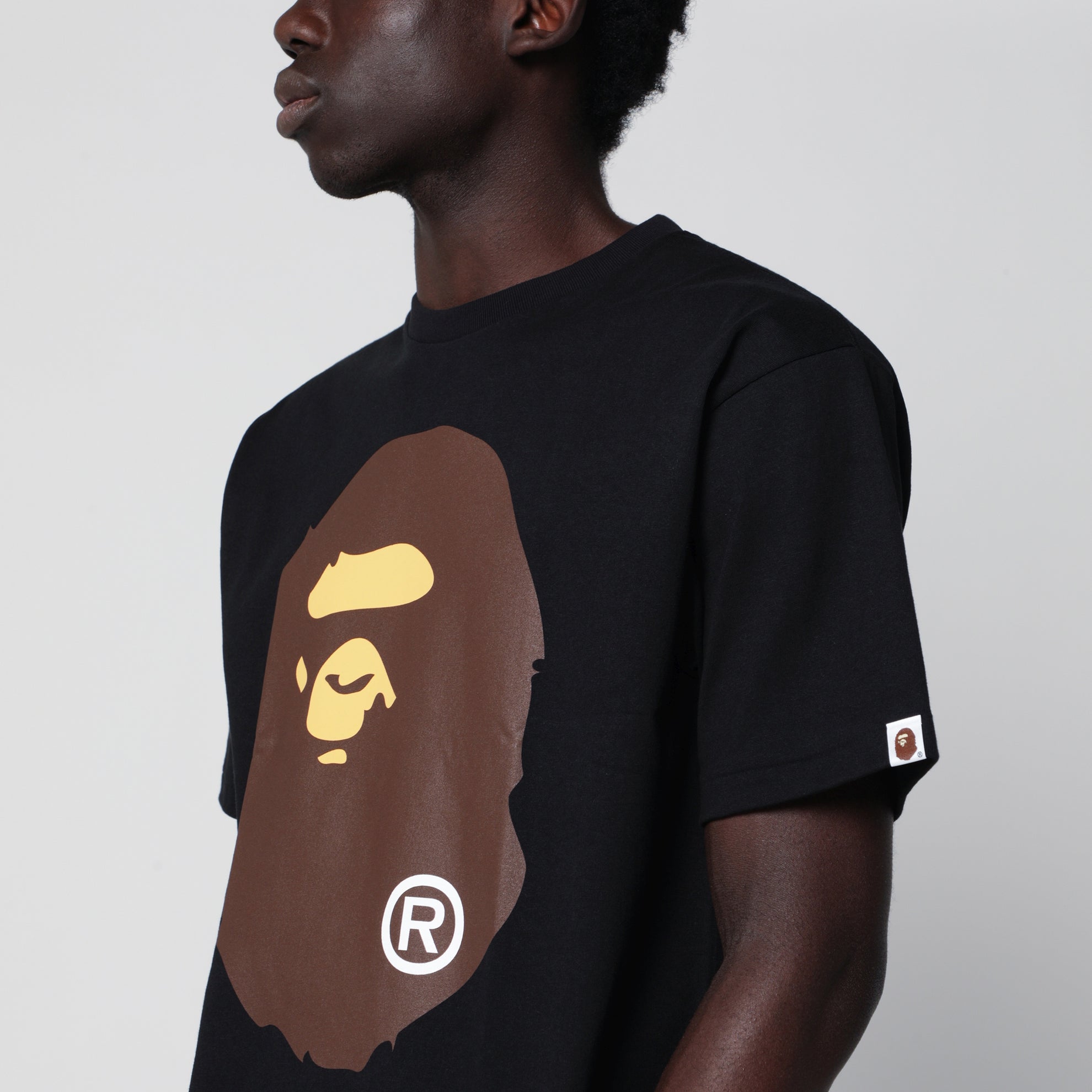 Schwarzes T-Shirt mit Logo-Print