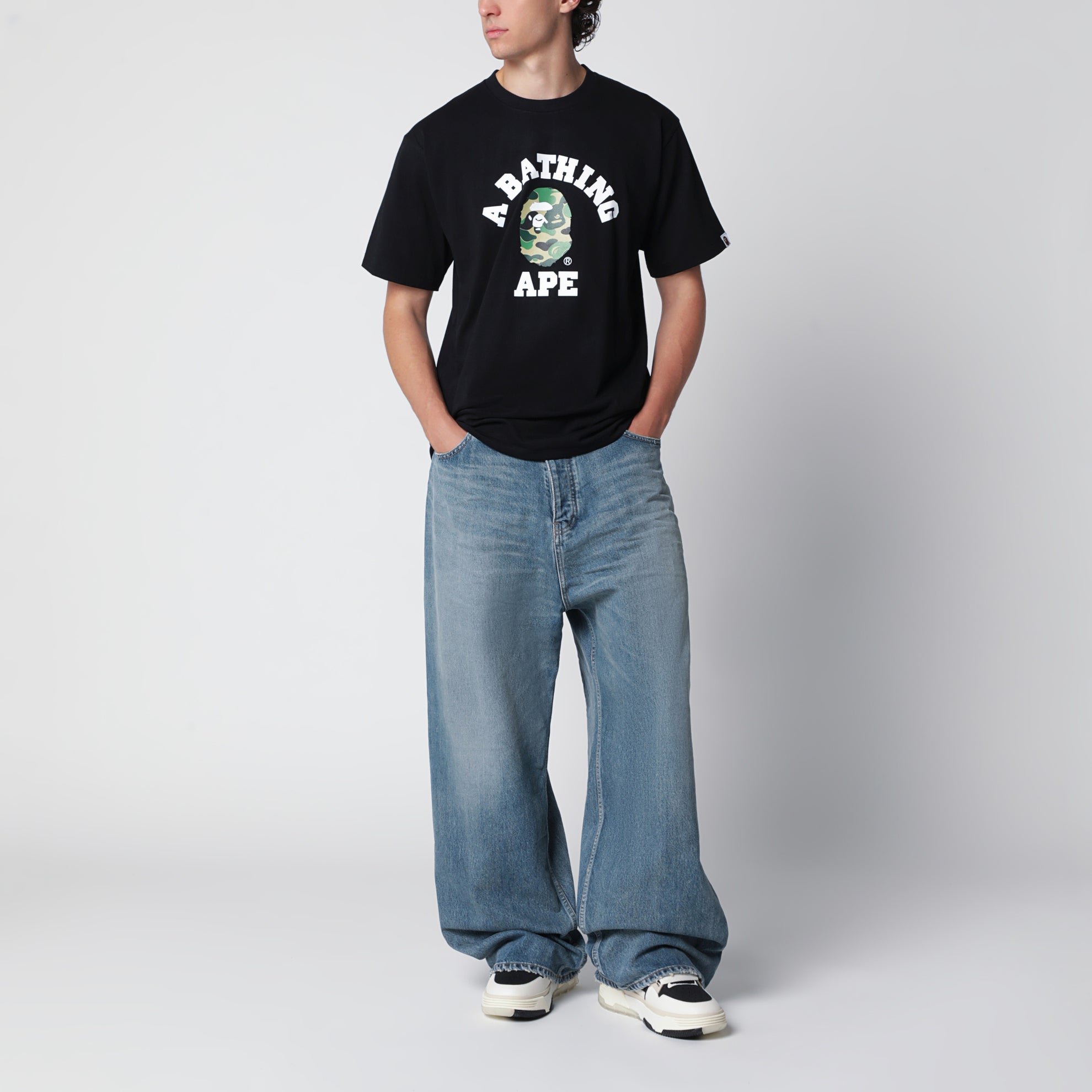 T-shirt bianca con stampa logo