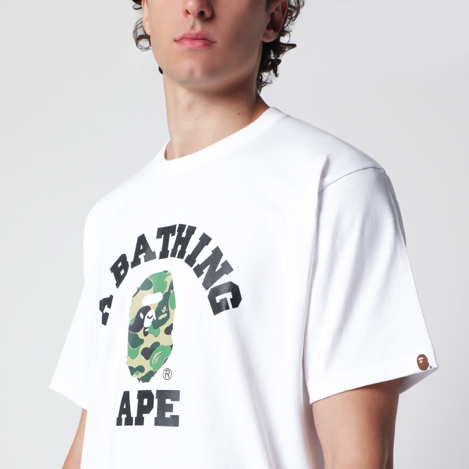 T-shirt bianca con stampa logo