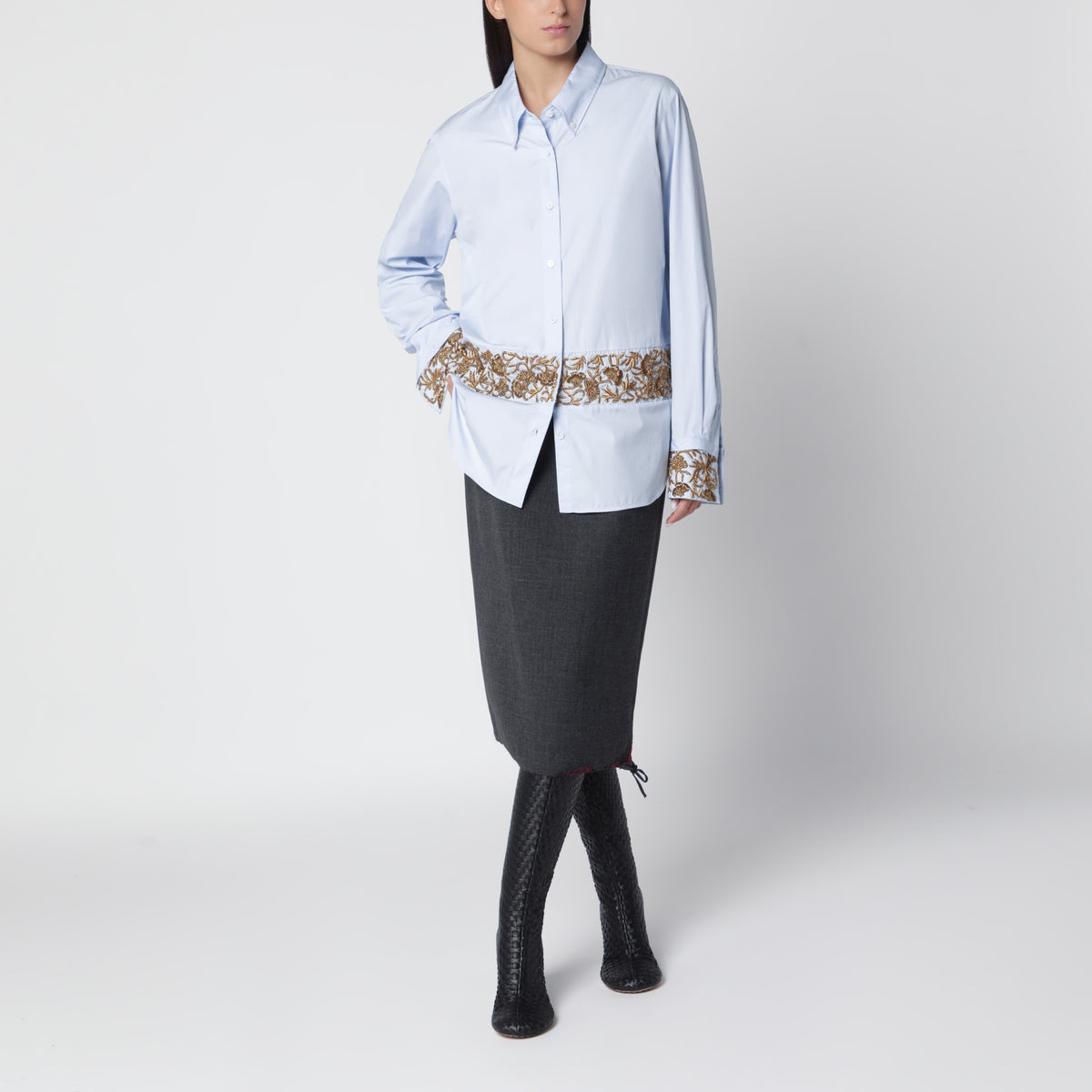 Light blue shirt in cotton poplin with embroidery