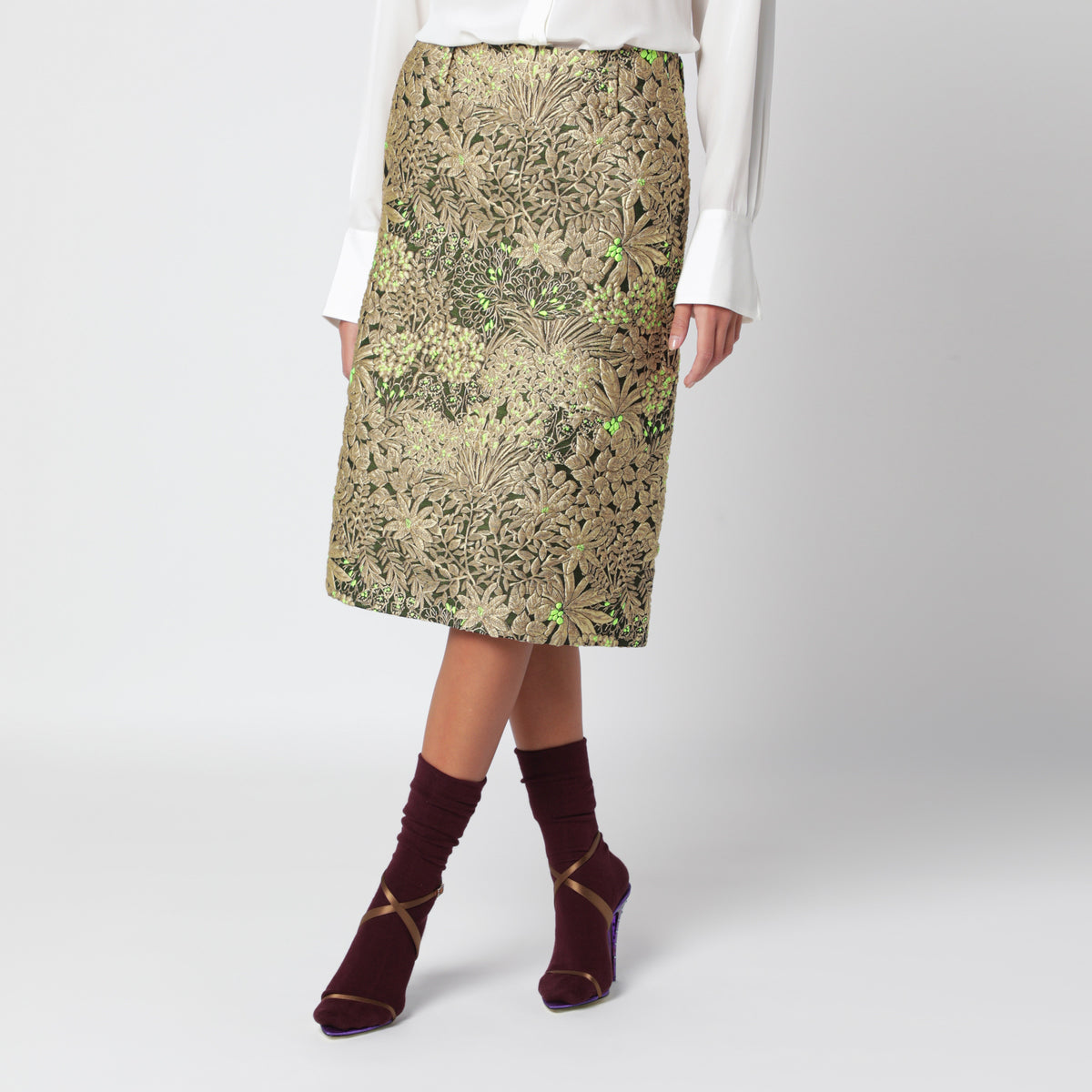 Beige skirt with floral jacquard pattern