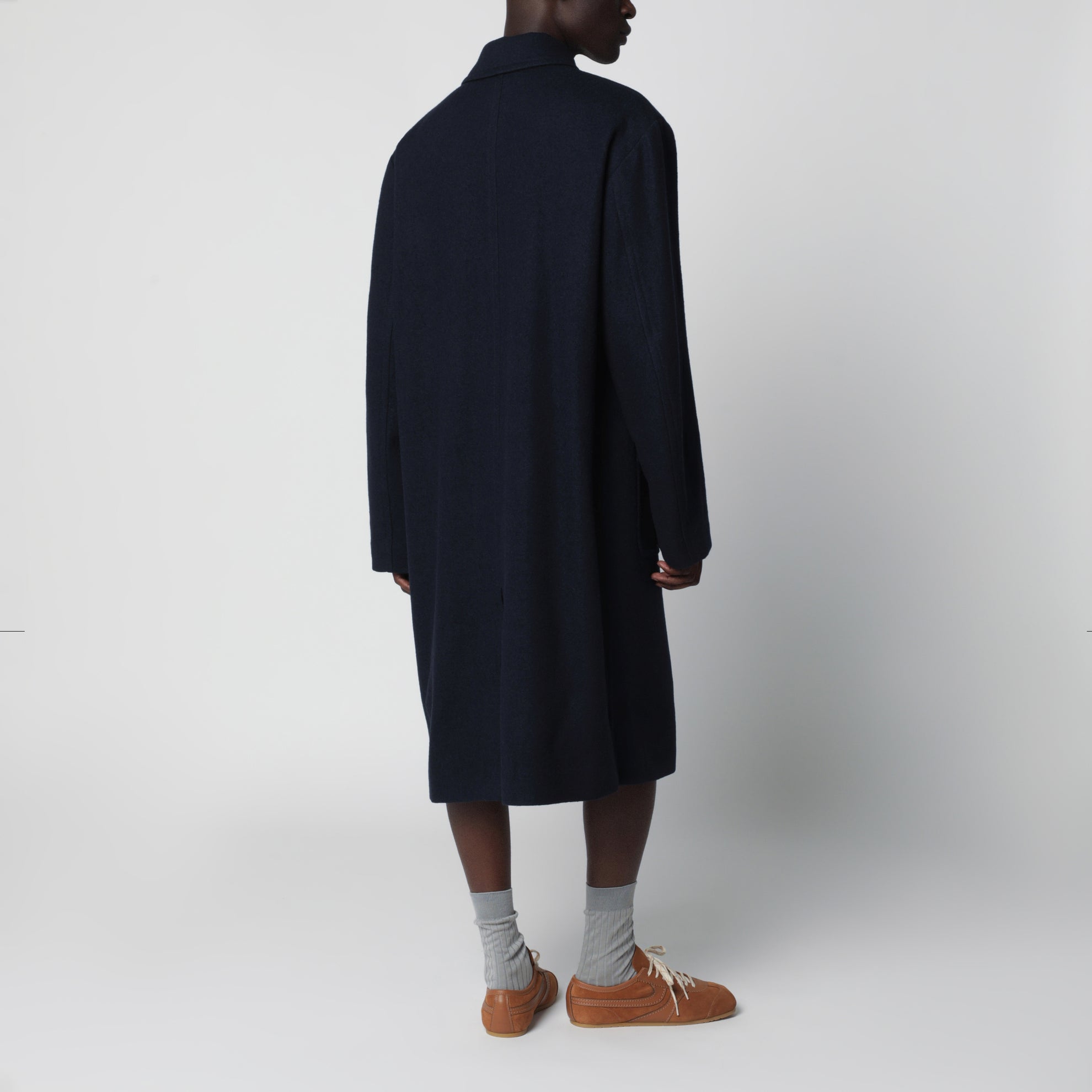 Einreihiger marineblauer Wollmantel