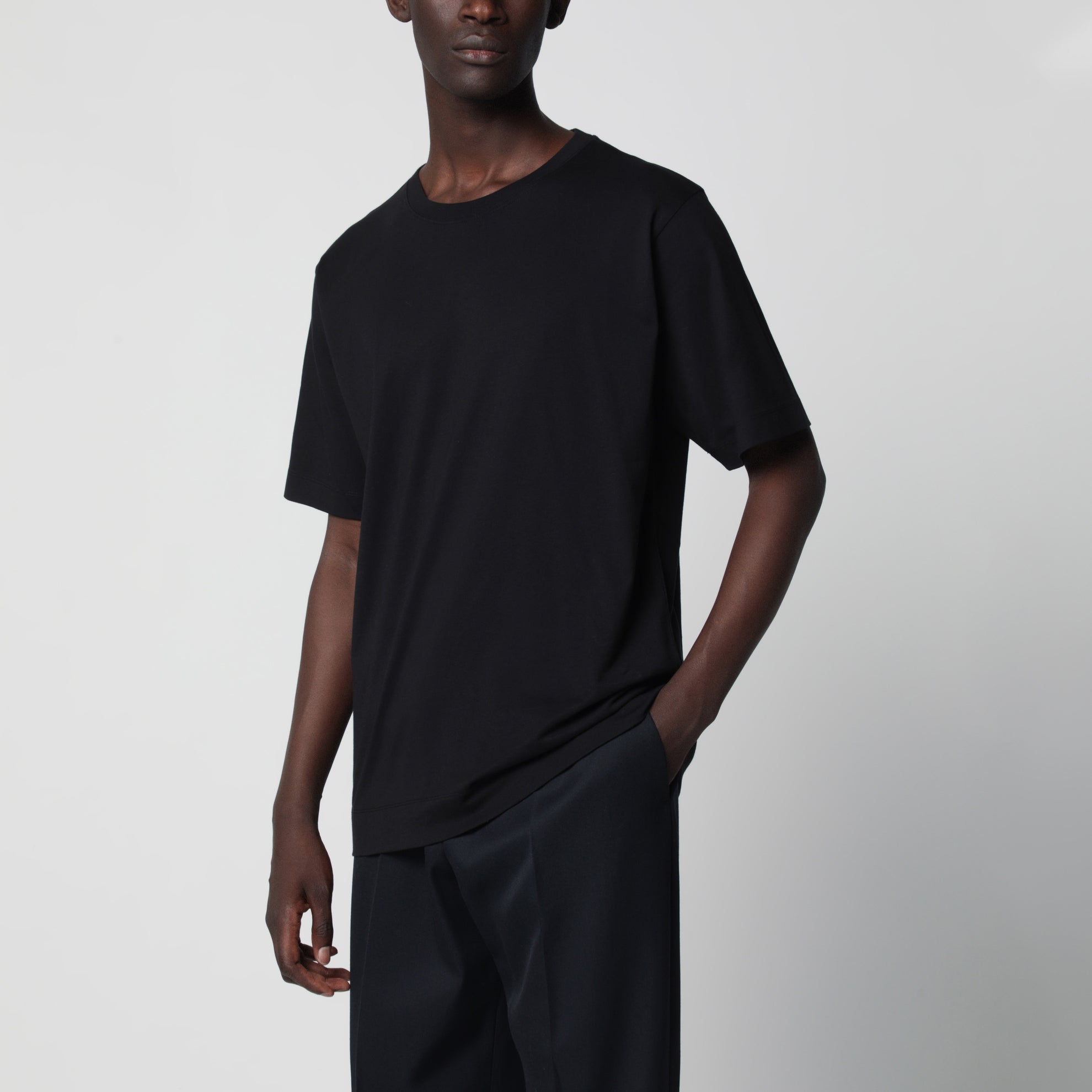 T-shirt nera in cotone