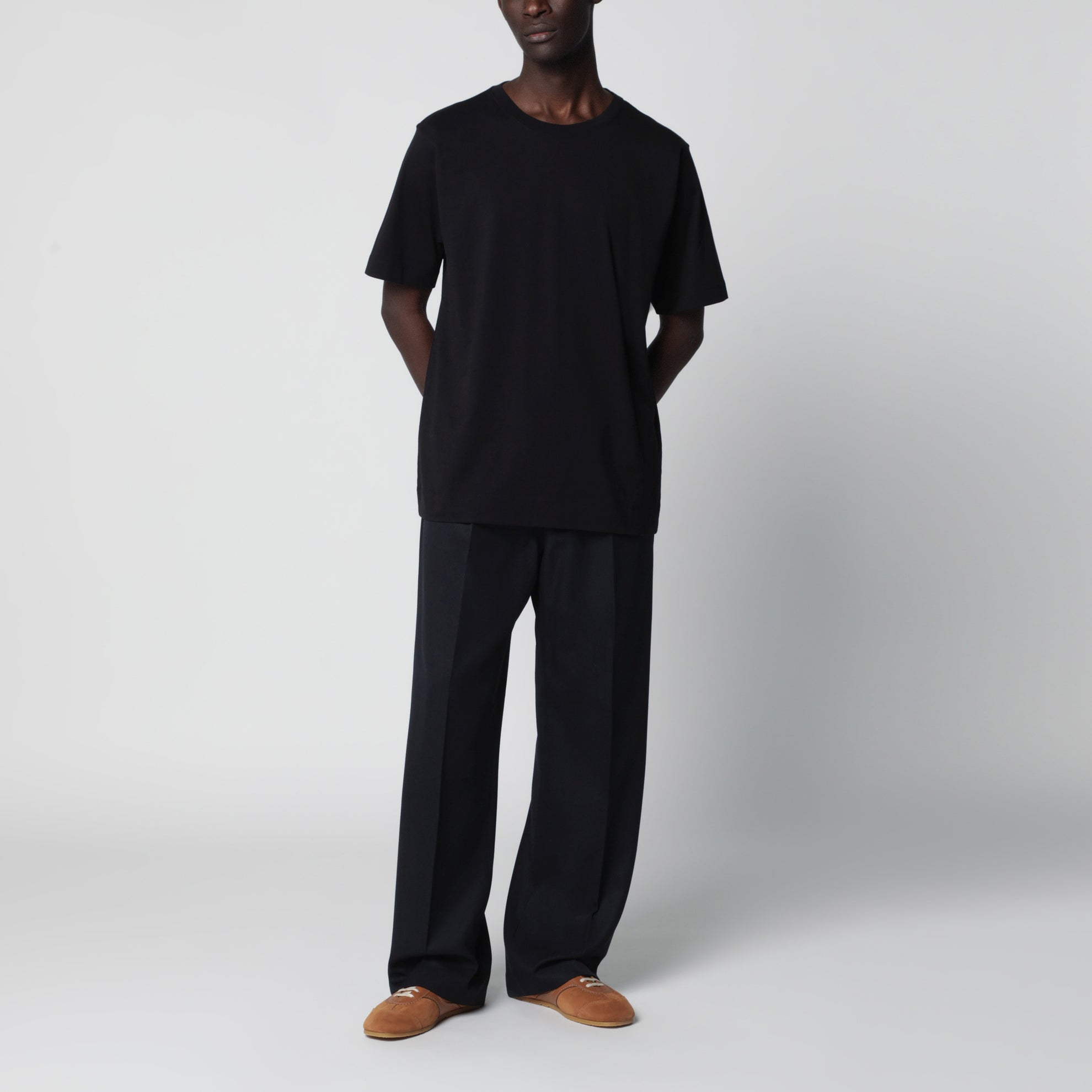 T-shirt nera in cotone