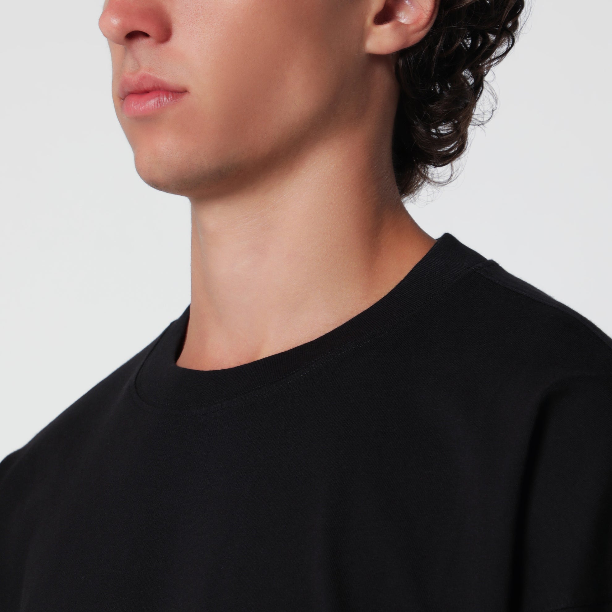 T-shirt a maniche lunghe nera in cotone
