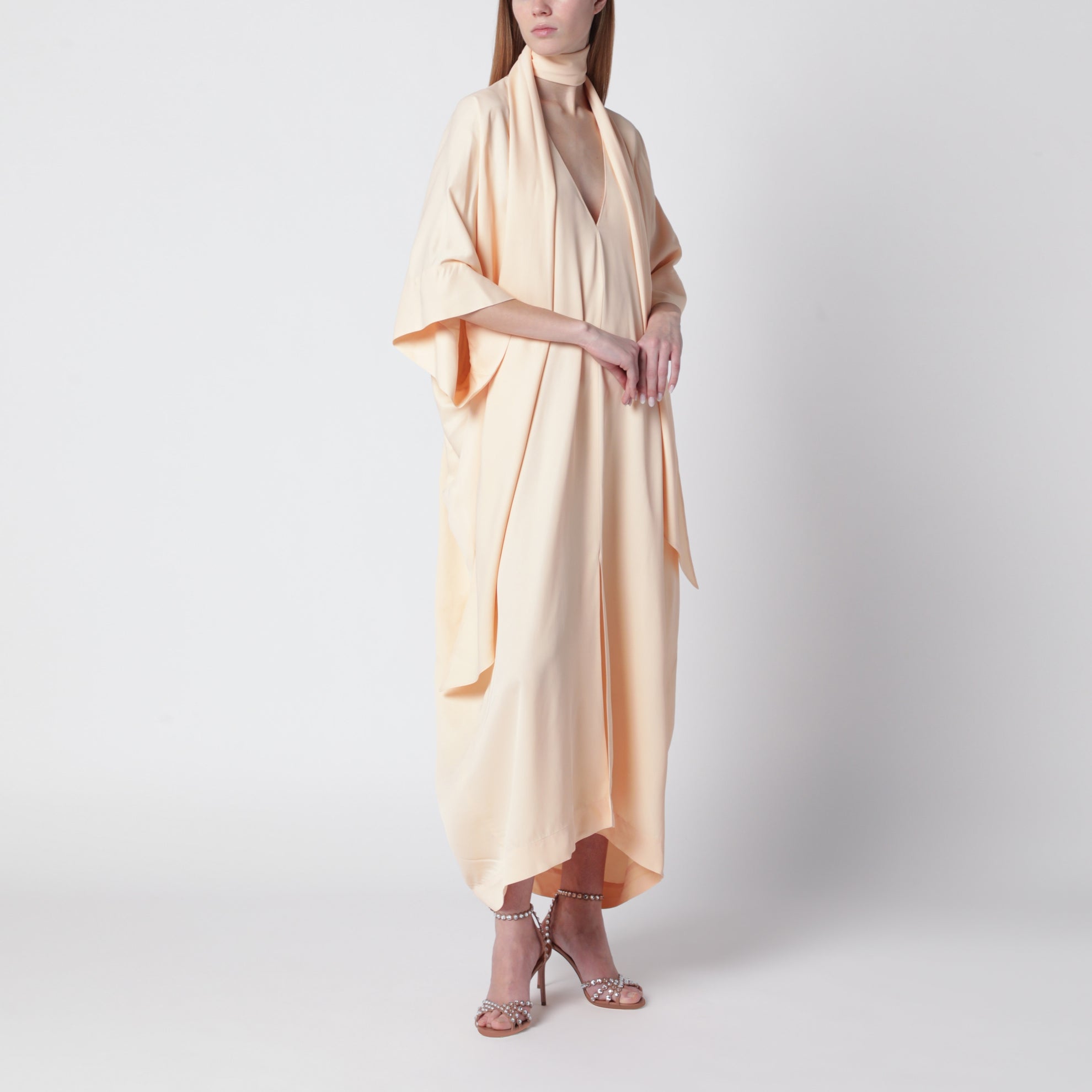 Robe caftan longue rose avec col en V