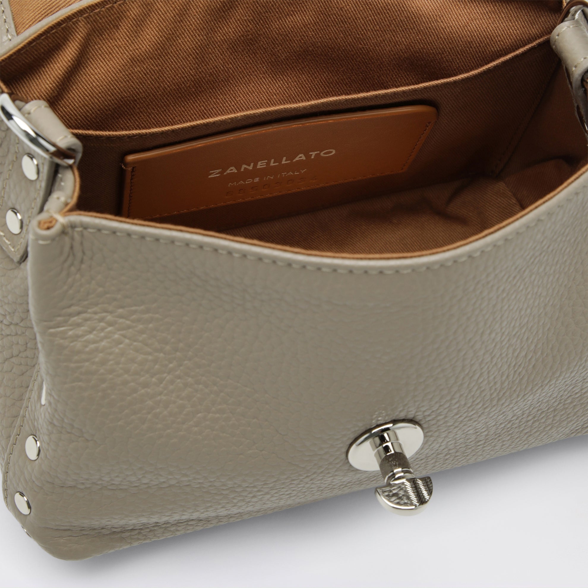 Kleine Postina-Tasche in Lehmfarbe