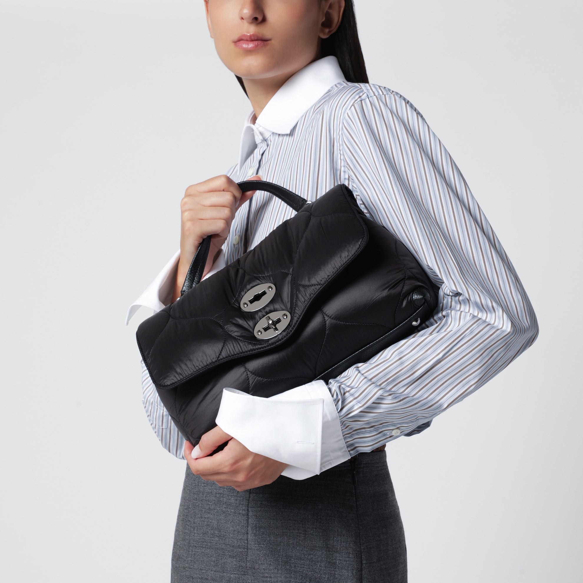 Borsa Postina piccola nera liquirizia in tessuto imbottito