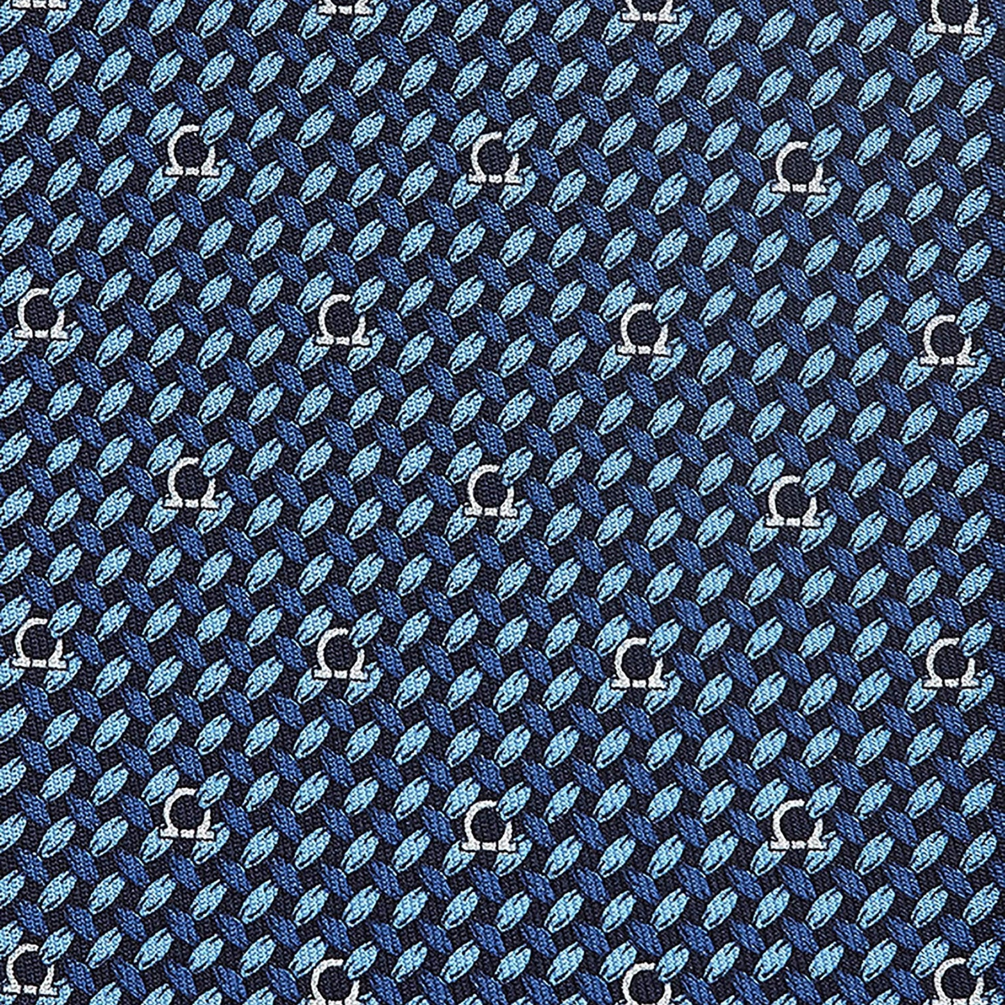 Cravatta in seta stampa Gancini blu scuro