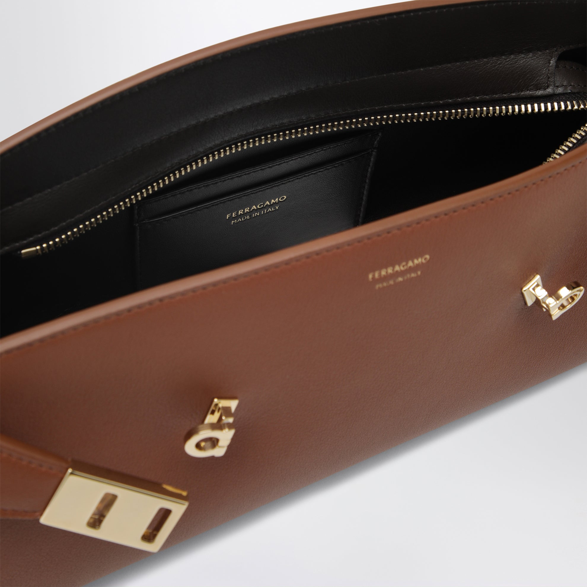 Hug East-West Schultertasche cognac/dunkelbraun
