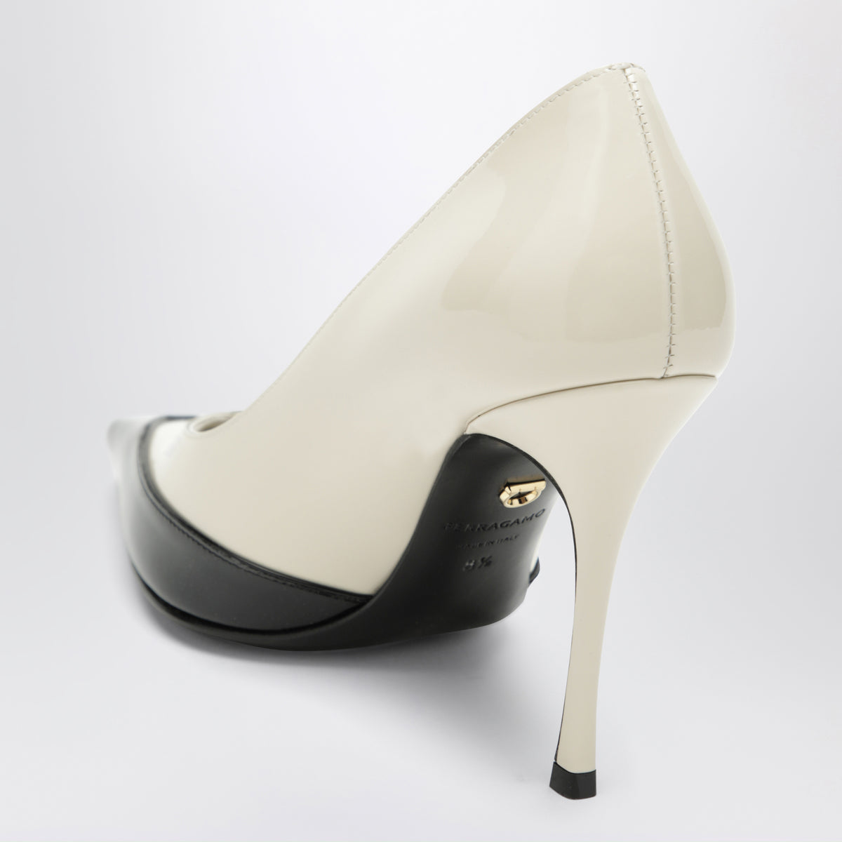 Two-tone Yasmin 95 pumps