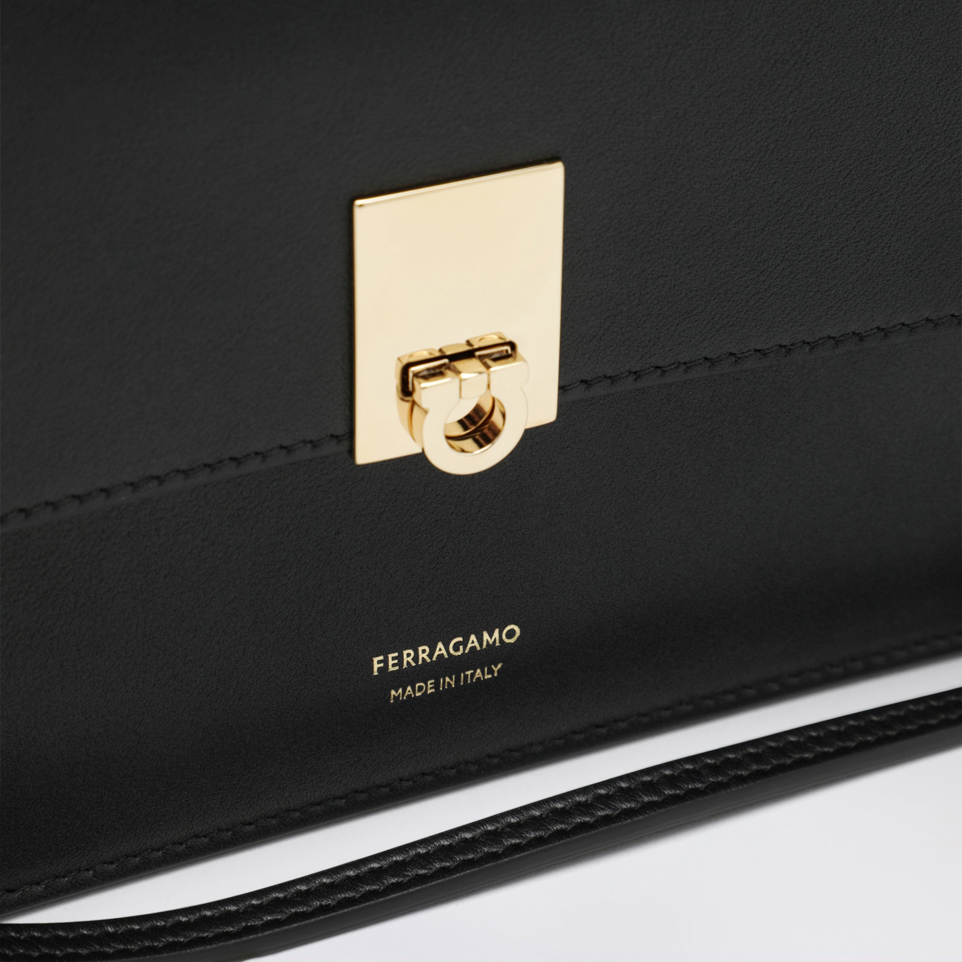 Cara Tasche Größe XS in Schwarz