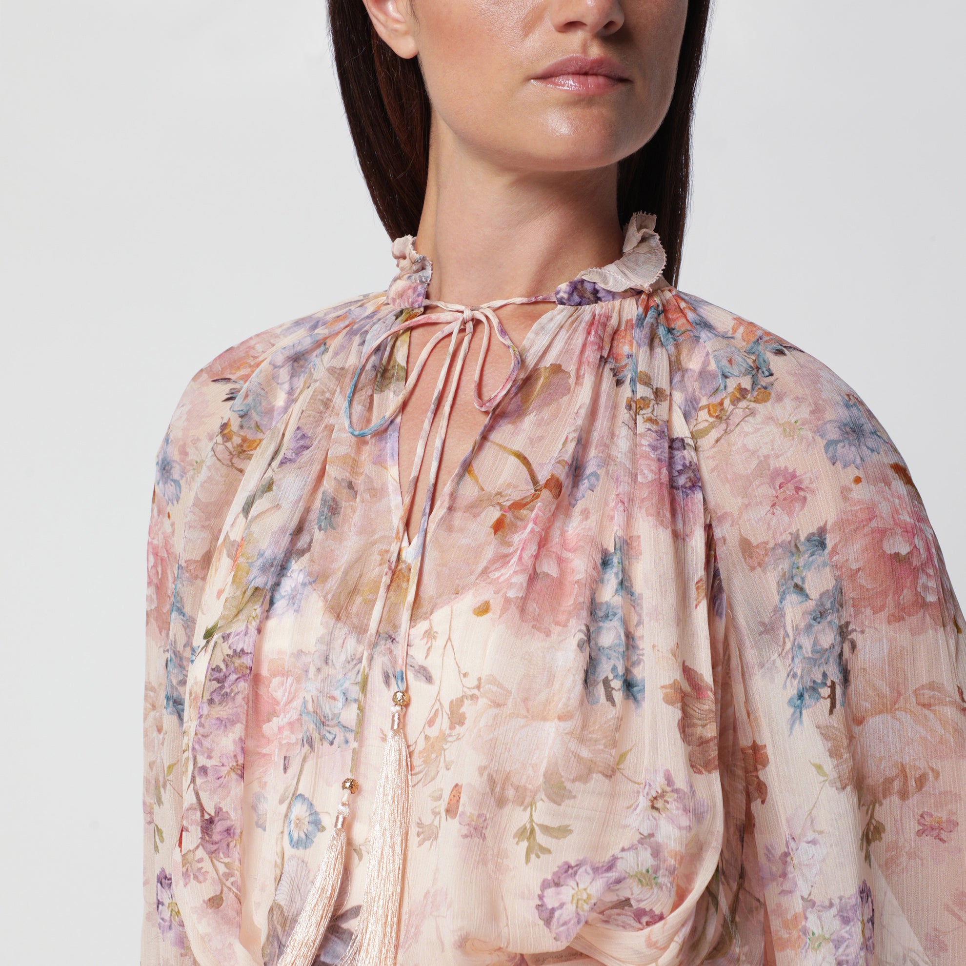 Blusa Valiant color pesca con motivo floreale