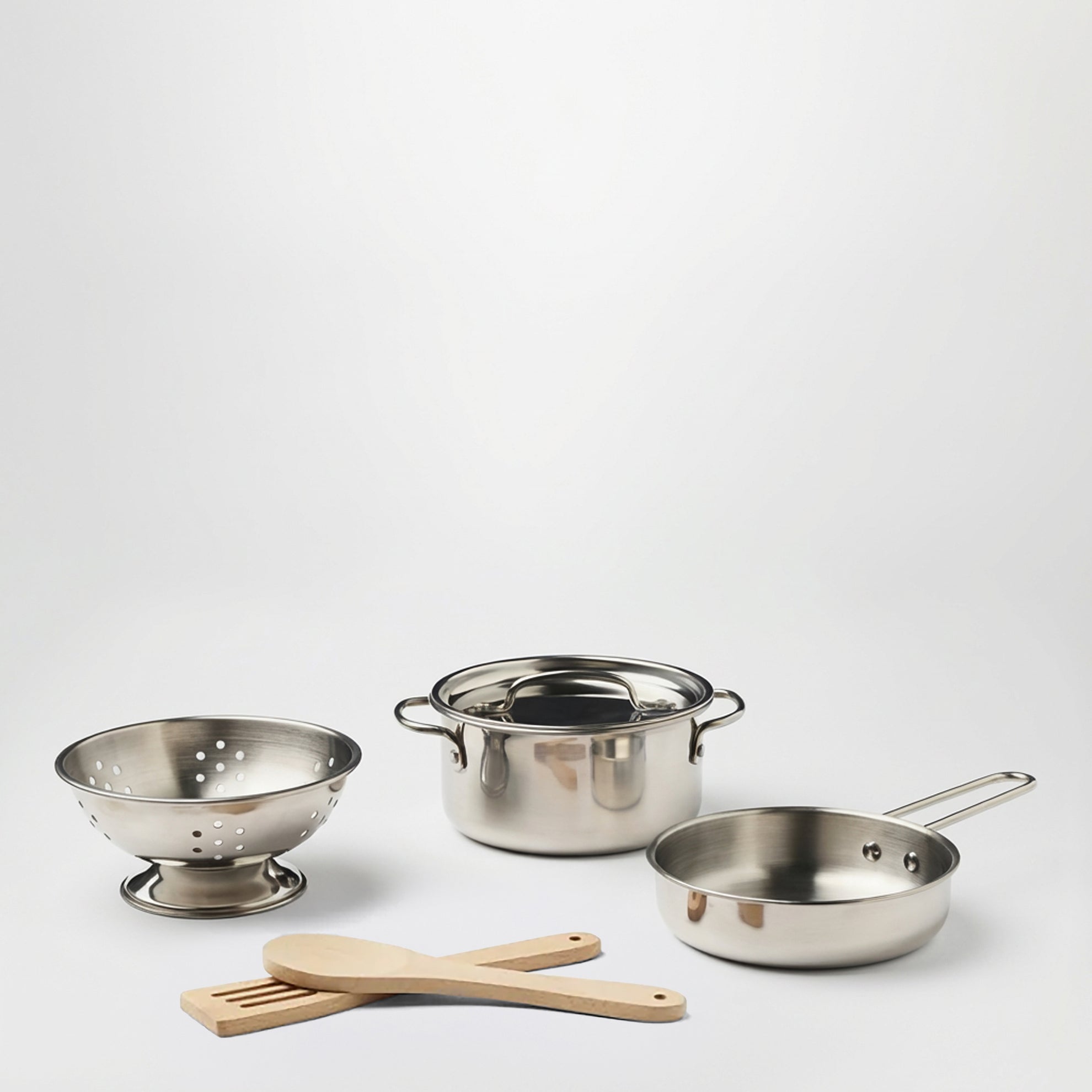 Set di pentole e padelle giocattolo