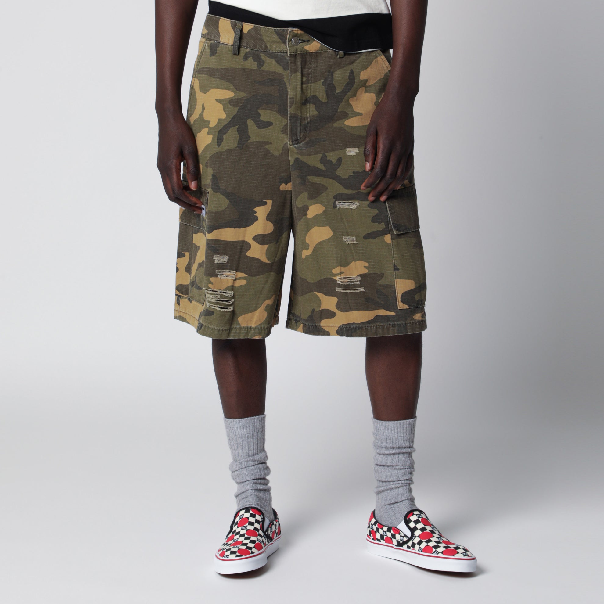 Big Bags cargo Bermuda shorts with camouflage pattern