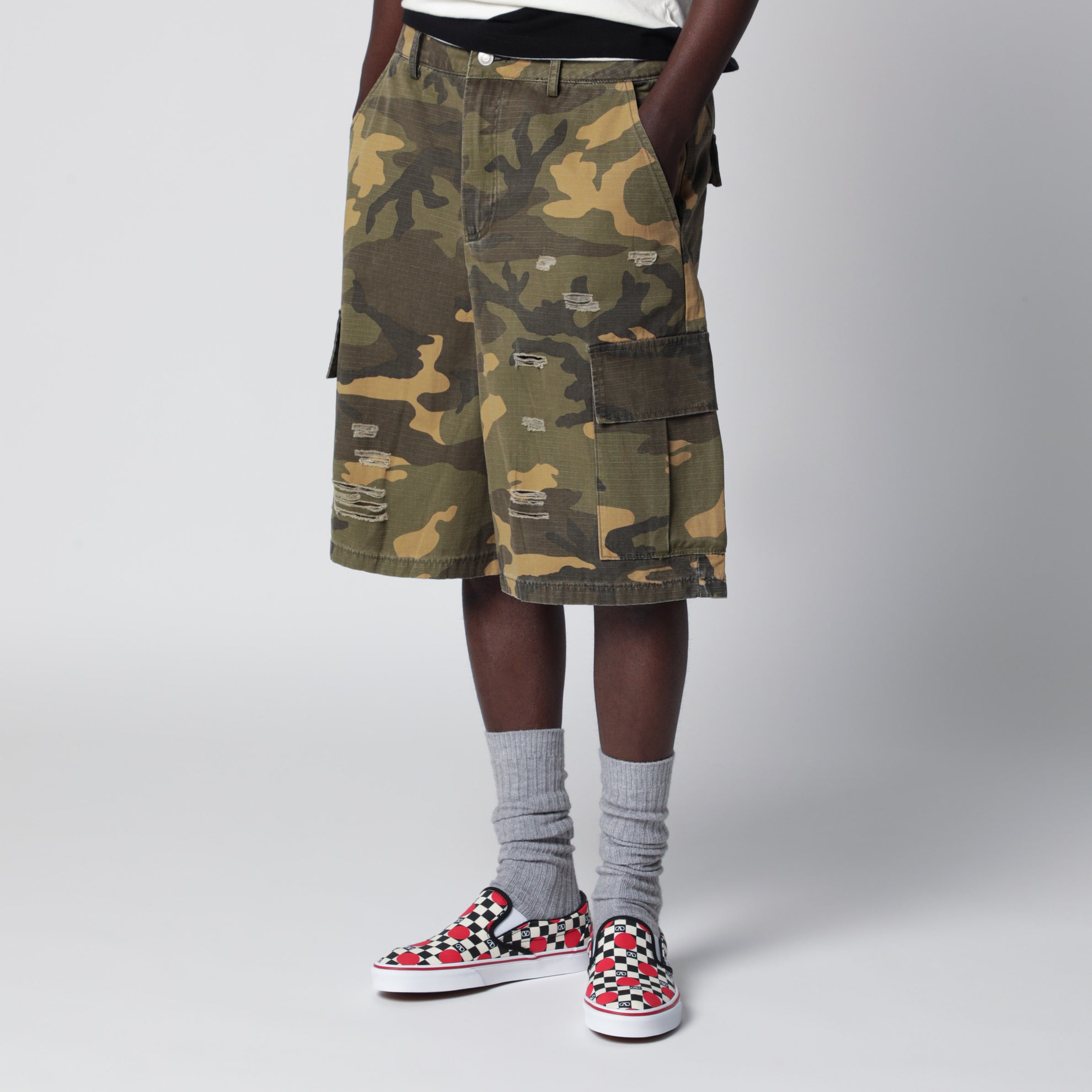 Big Bags cargo Bermuda shorts with camouflage pattern