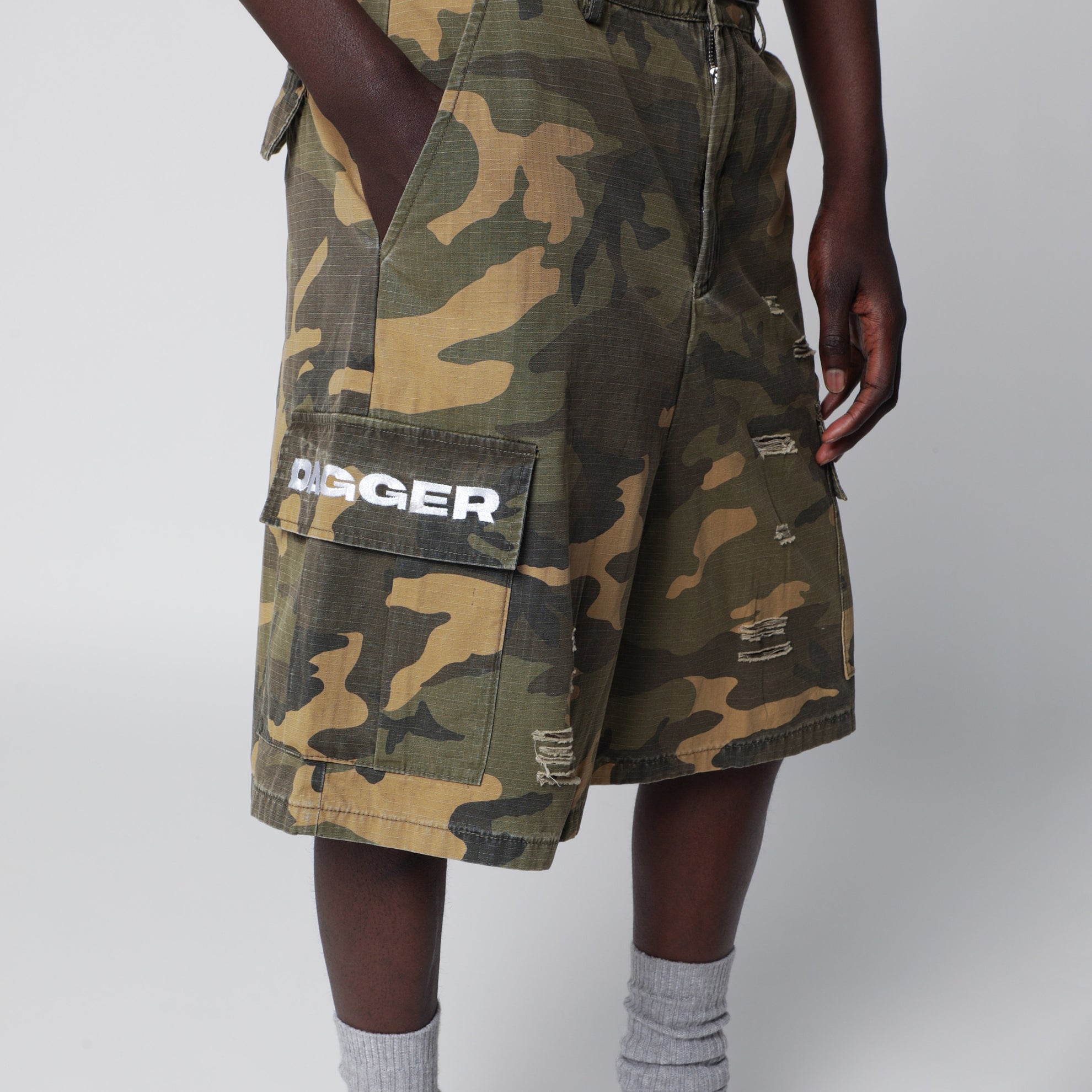 Big Bags cargo Bermuda shorts with camouflage pattern