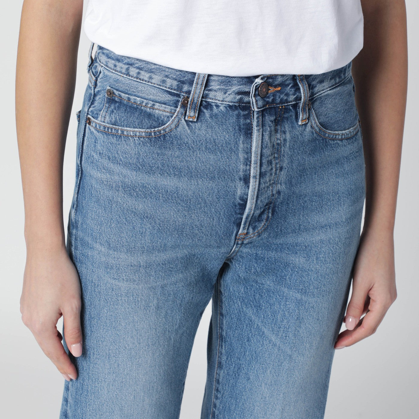 Light blue washed jeans