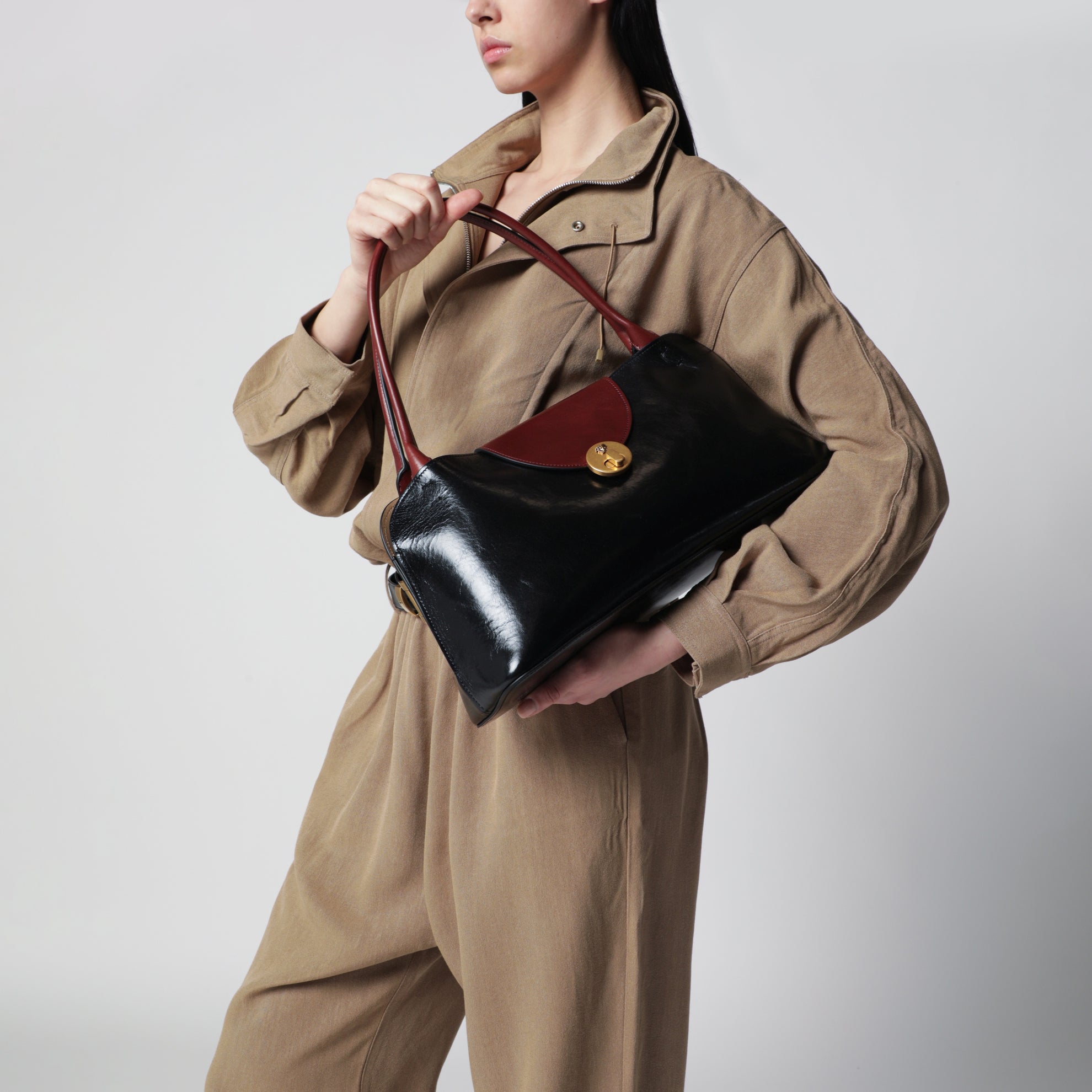 Vivian East/West leather bag