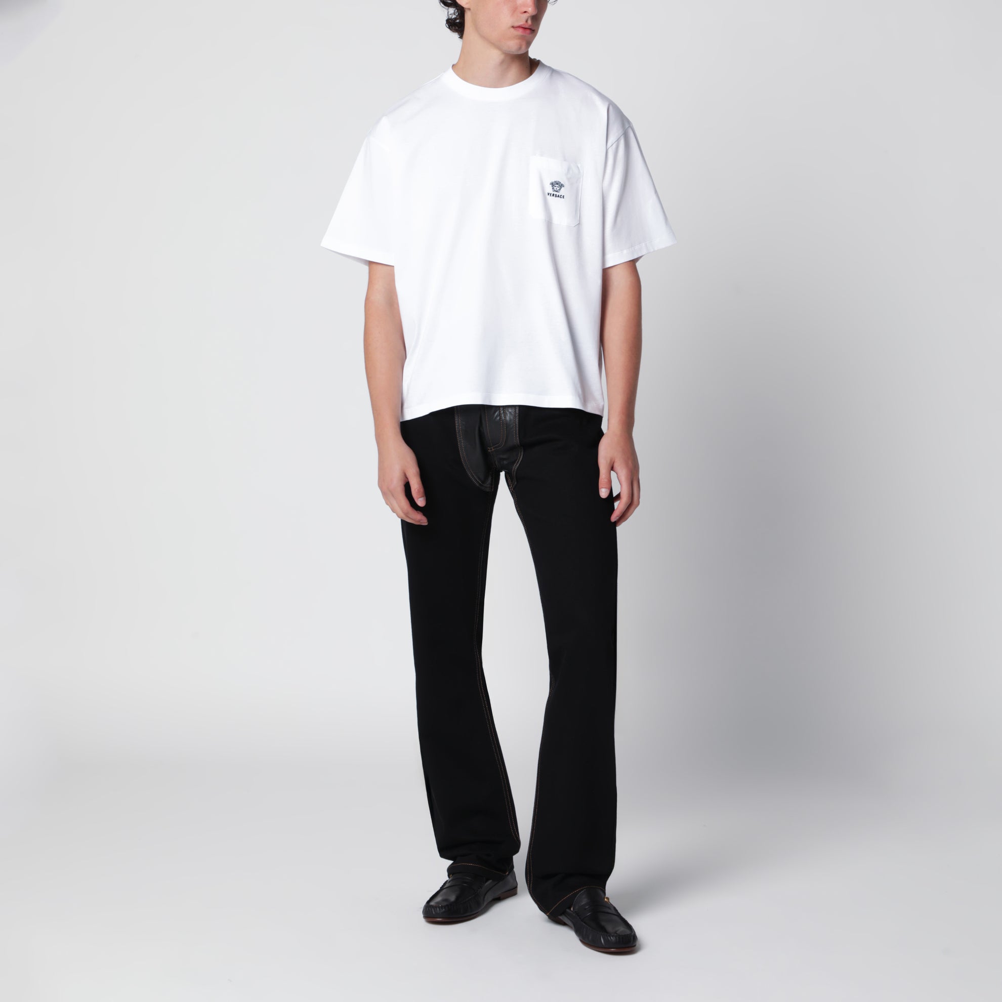 T-shirt in jersey di cotone con ricamo Medusa bianca