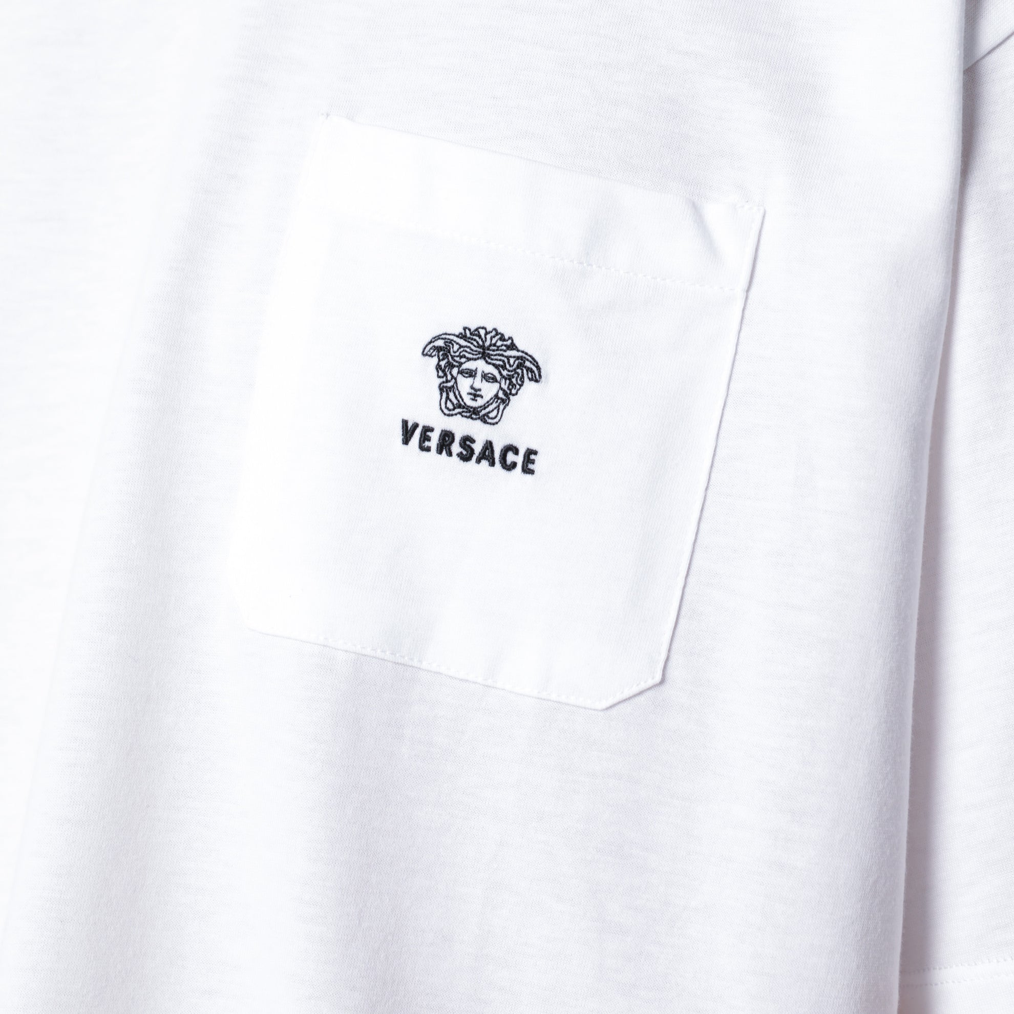 T-shirt in jersey di cotone con ricamo Medusa bianca