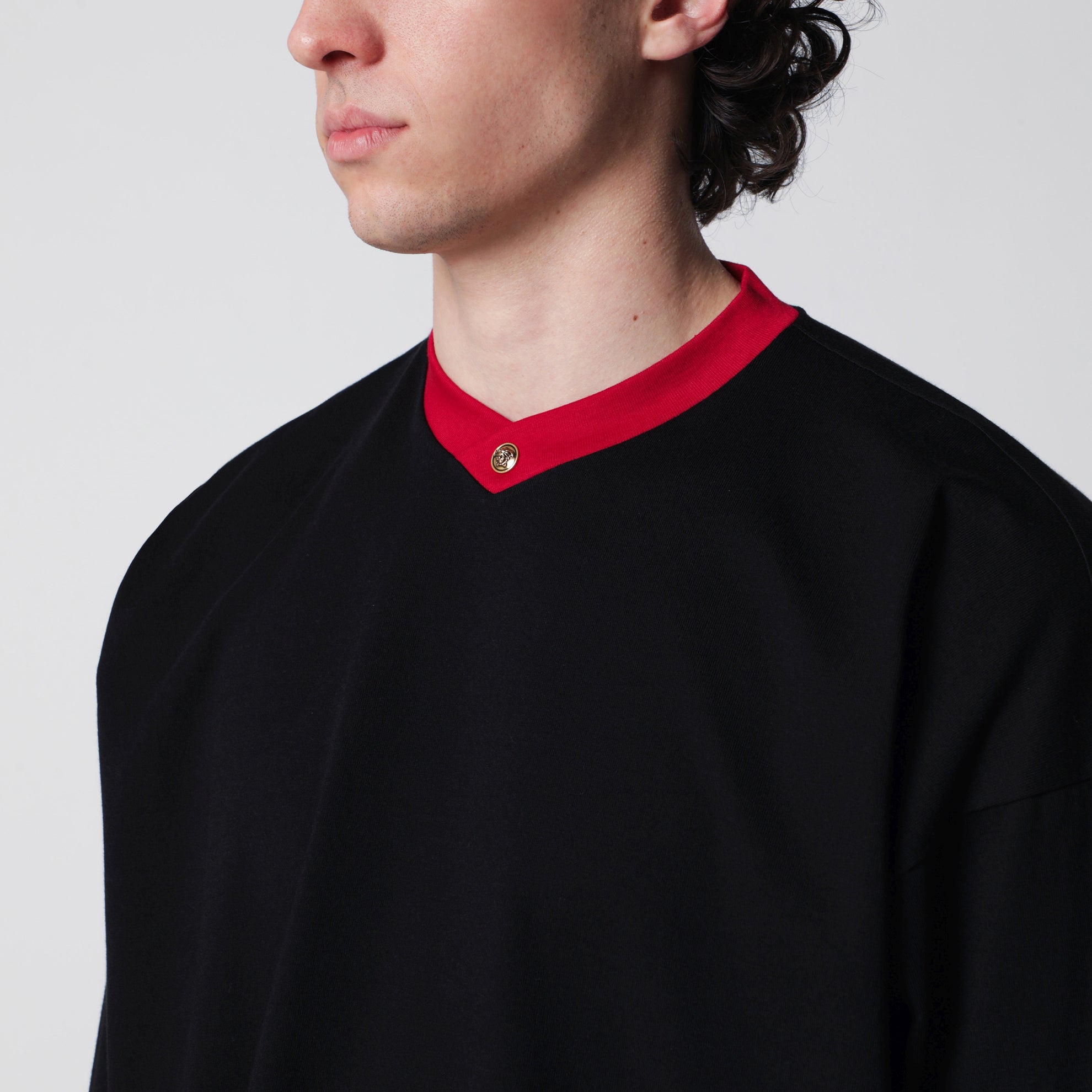 Schwarz/rotes Langarm-T-Shirt