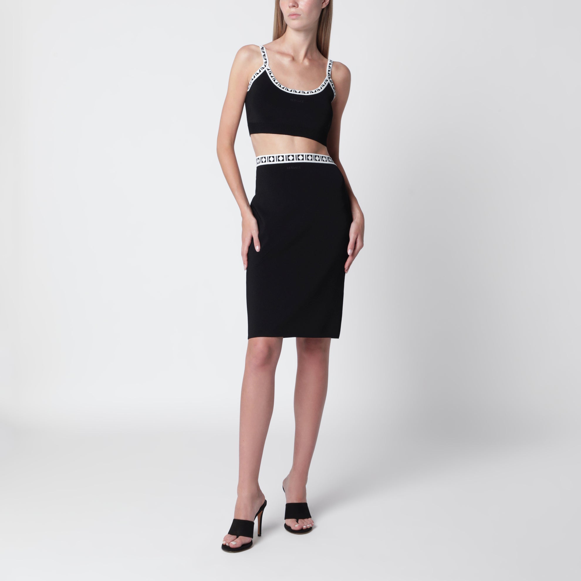 Top crop nero in misto viscosa con dettagli jacquard