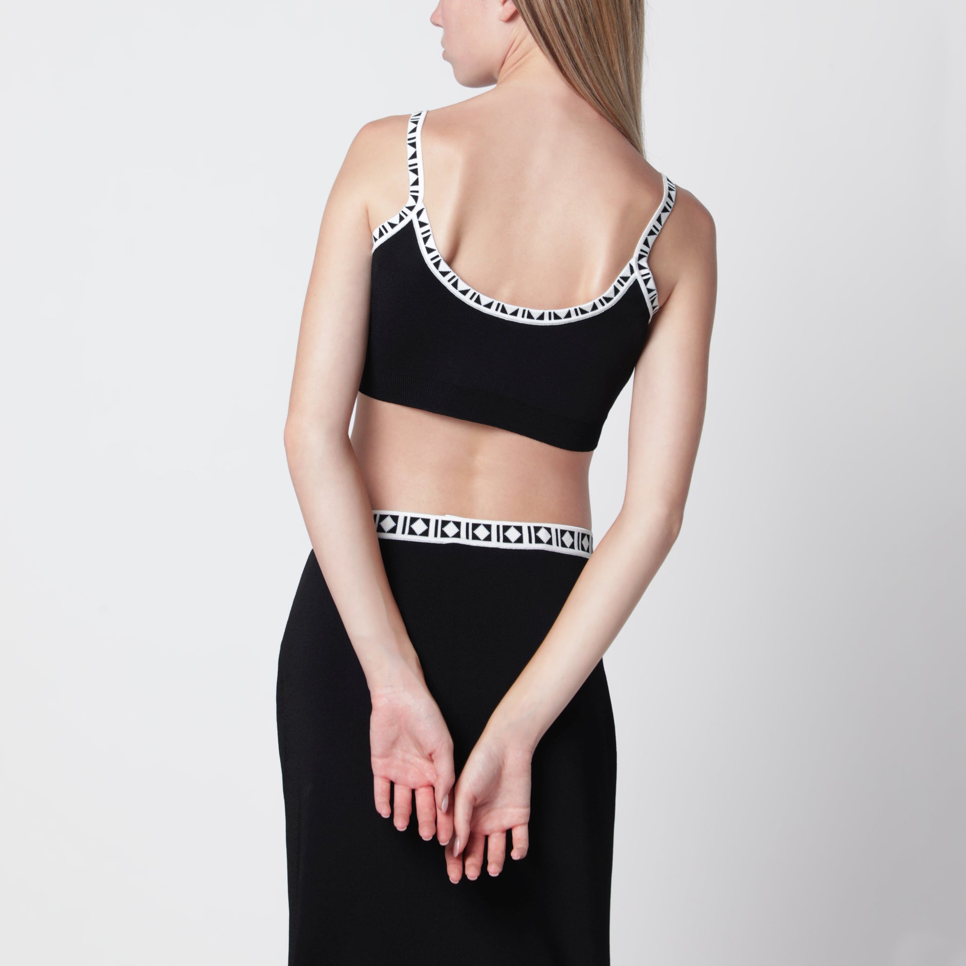 Top crop nero in misto viscosa con dettagli jacquard