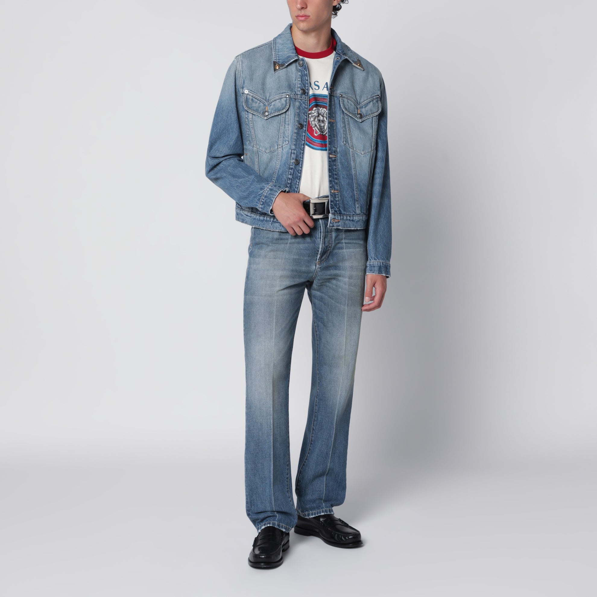 Jeans distressed a gamba dritta in denim blu