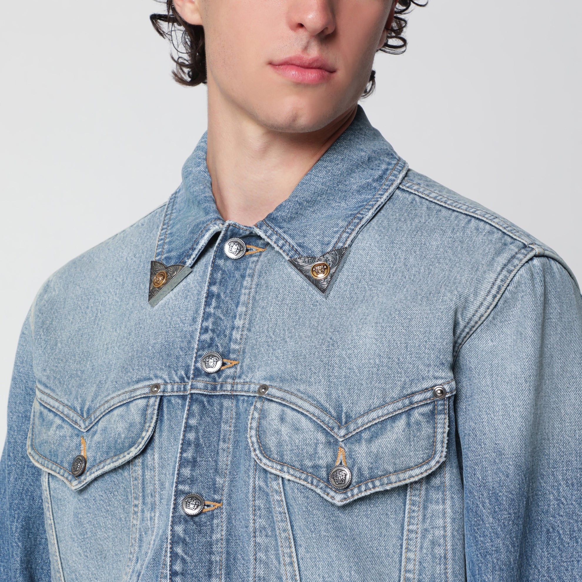 Giacca in denim stonewashed blu medio