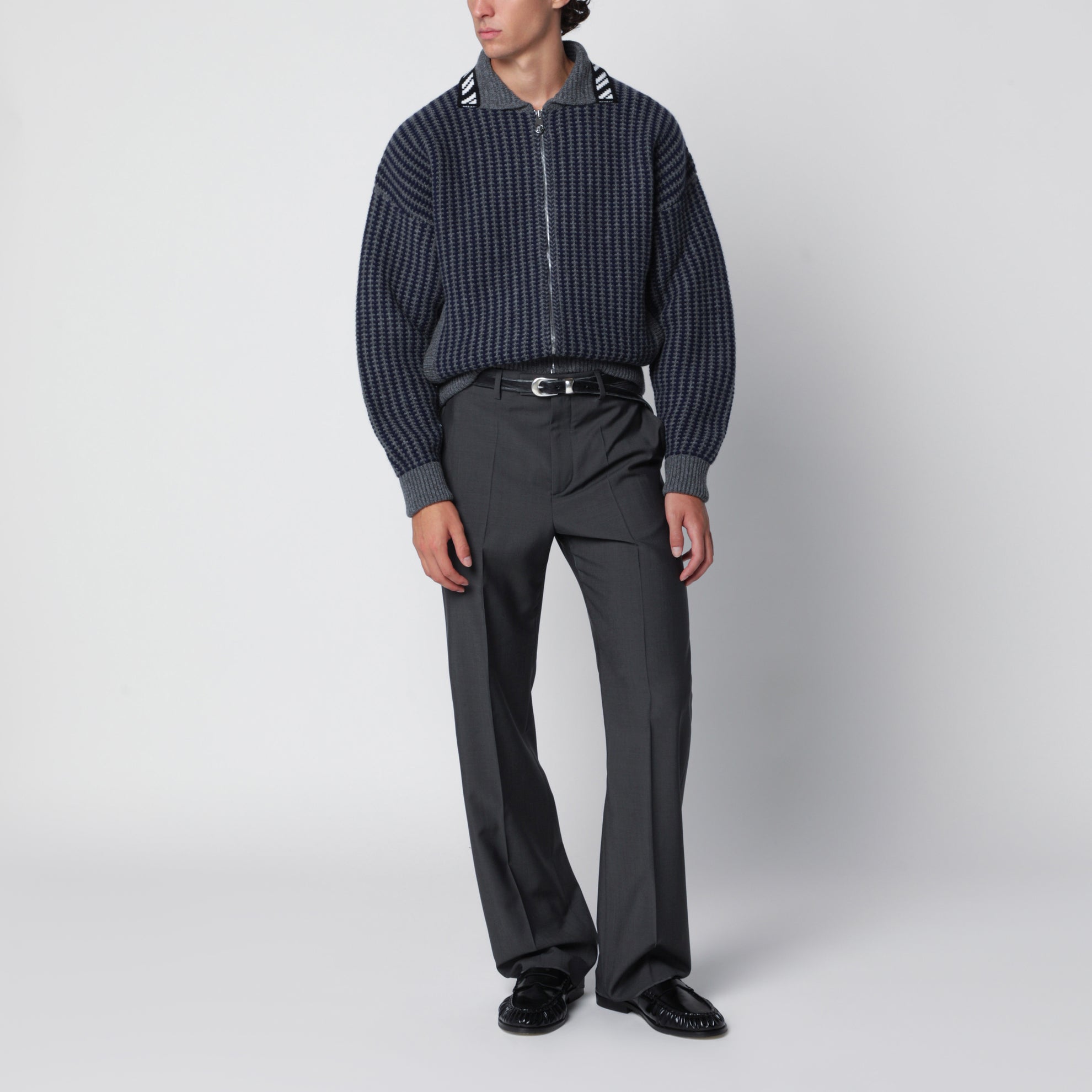 Cardigan zippé gris foncé en laine