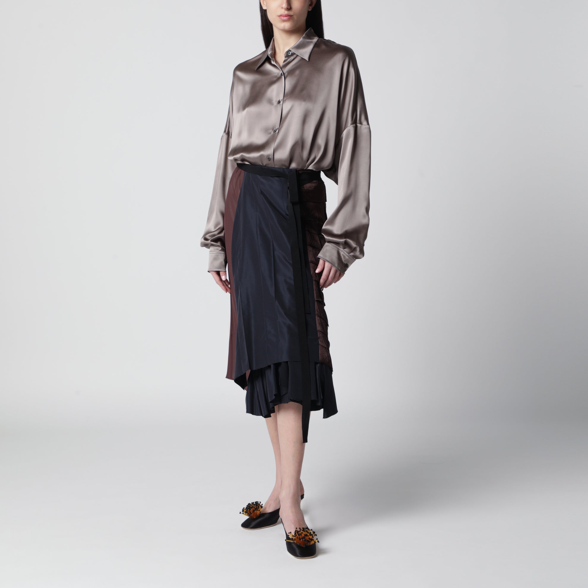 Camicia color taupe in seta lucida