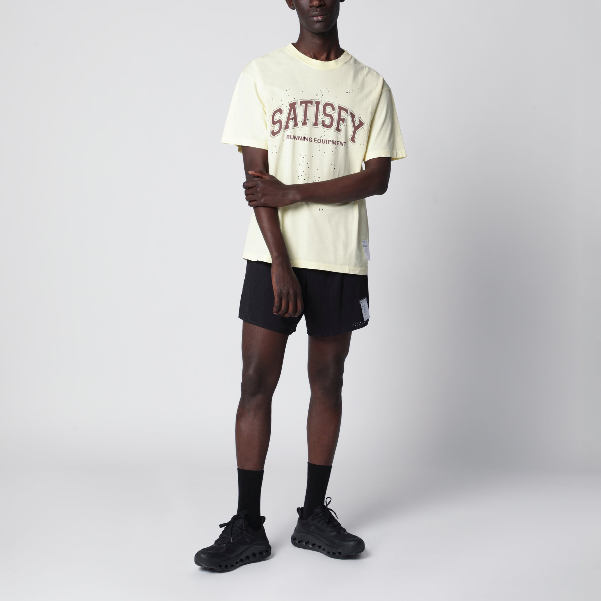 T‑Shirt MothTech gialla chiara con fori