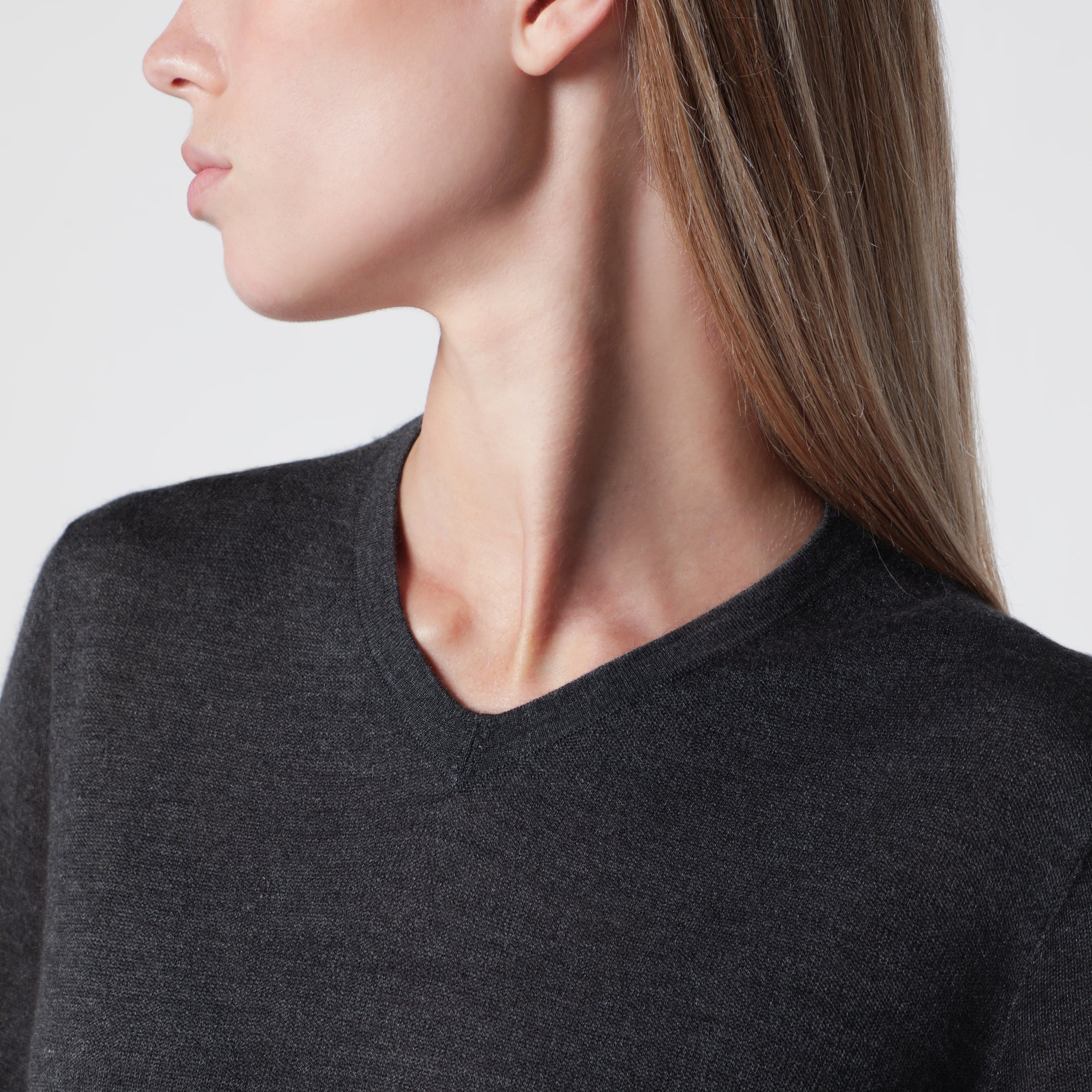 Ondre-Pullover aus Kaschmir und Seide in Anthrazitgrau