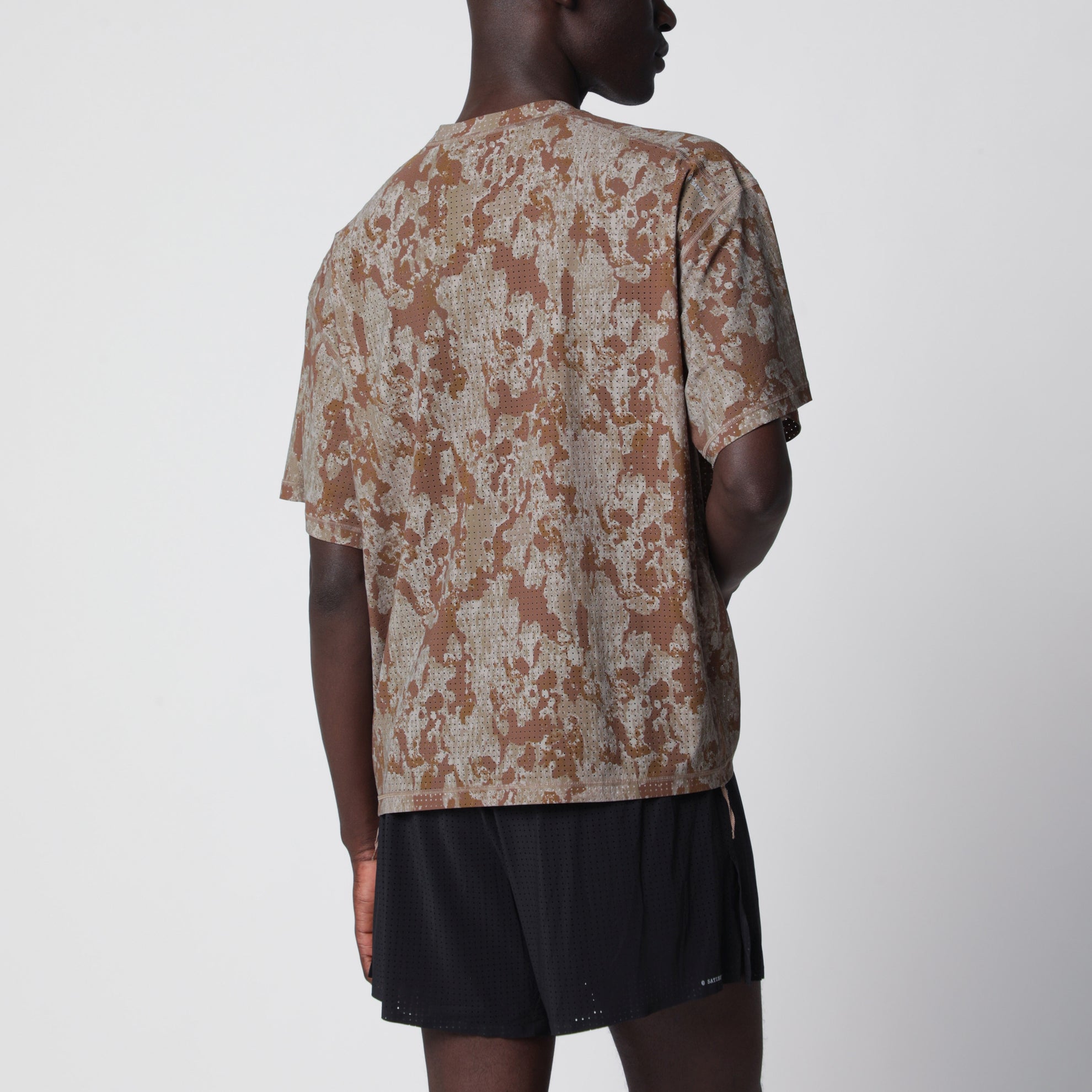Space-O T-Shirt in Camouflage aus perforiertem Micro-Jersey
