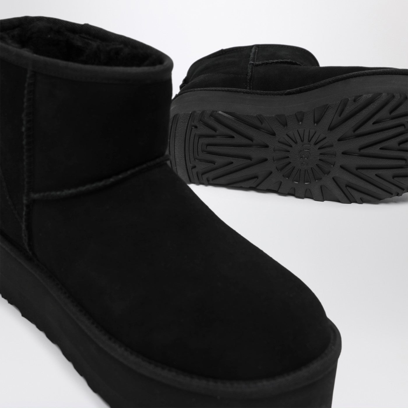 Classic Mini Platform boots black