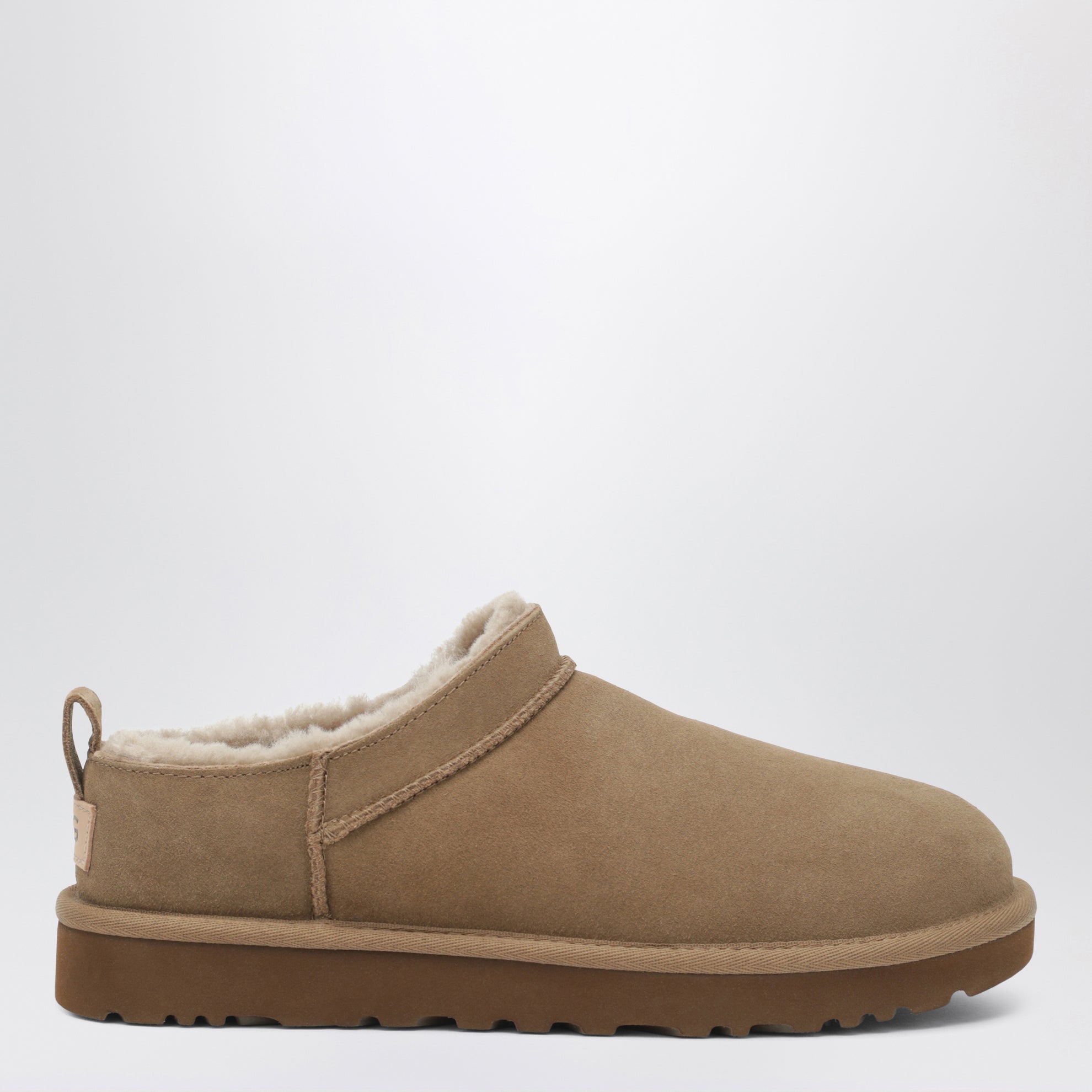 Classic Ultra Mini dunkelgraue Stiefel aus Lammfell