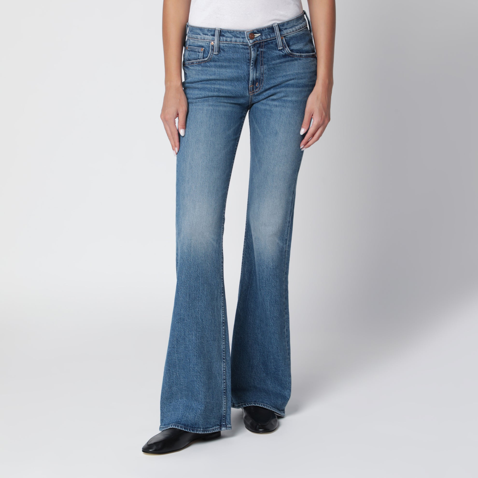 The Jinx Heel bootcut jeans in medium blue denim