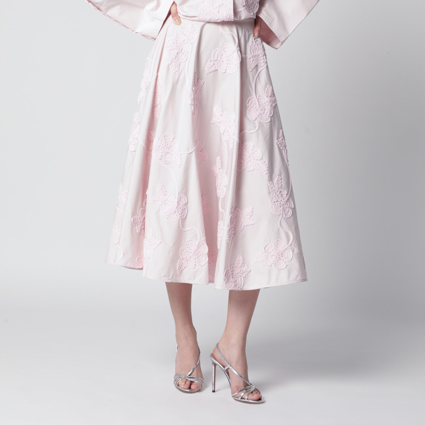 Orchid pink skirt with floral embroidery