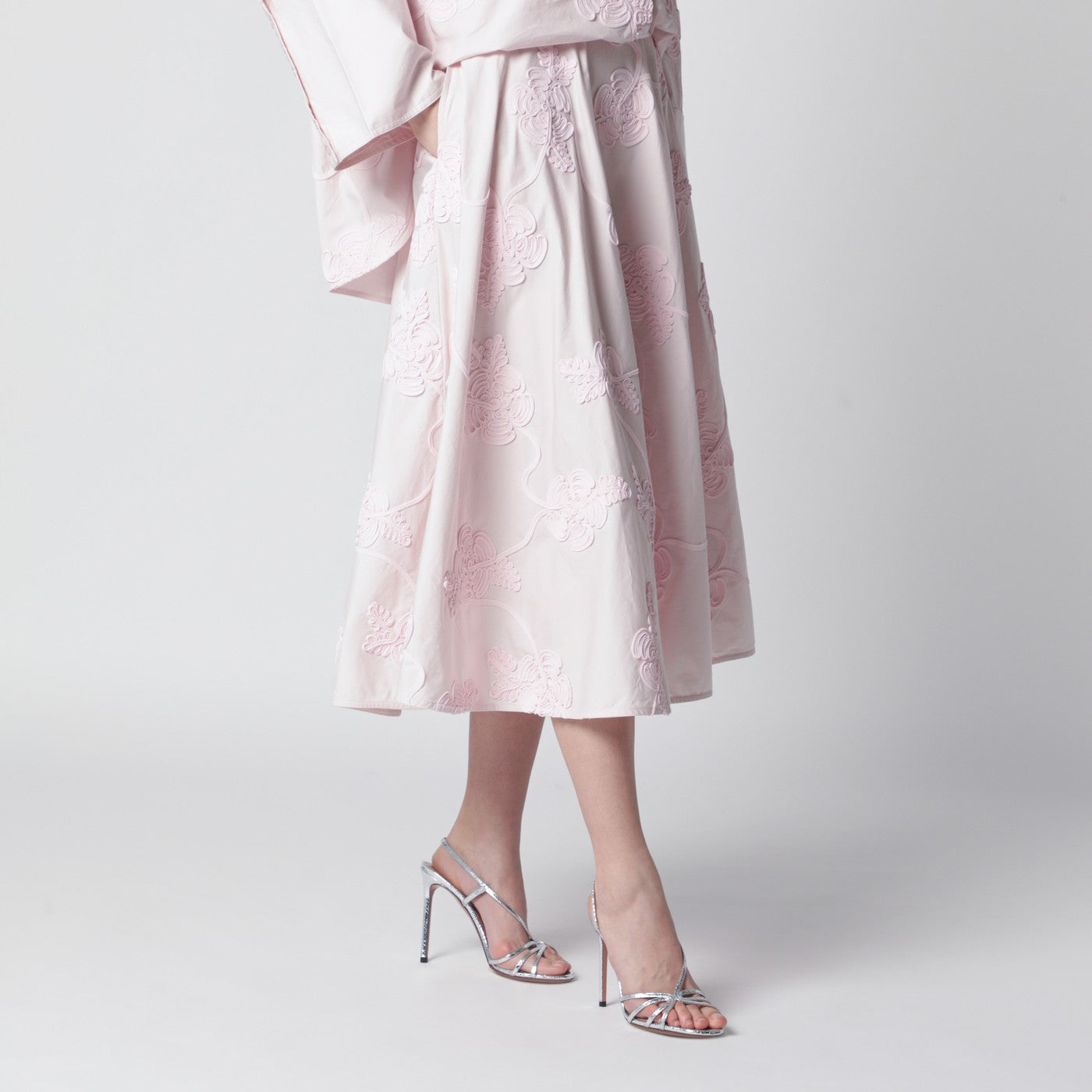 Orchid pink skirt with floral embroidery