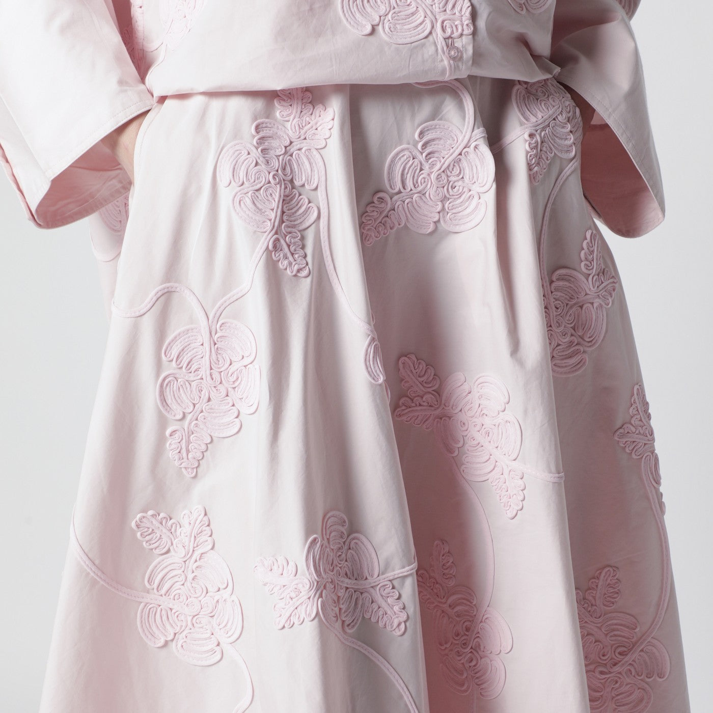 Orchid pink skirt with floral embroidery