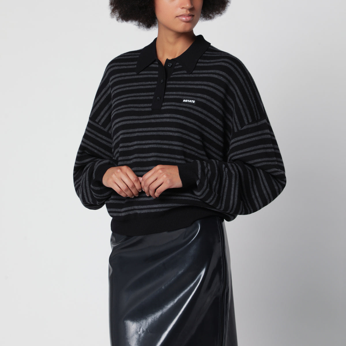 Polo rayé Slinky noir en modal mélangé