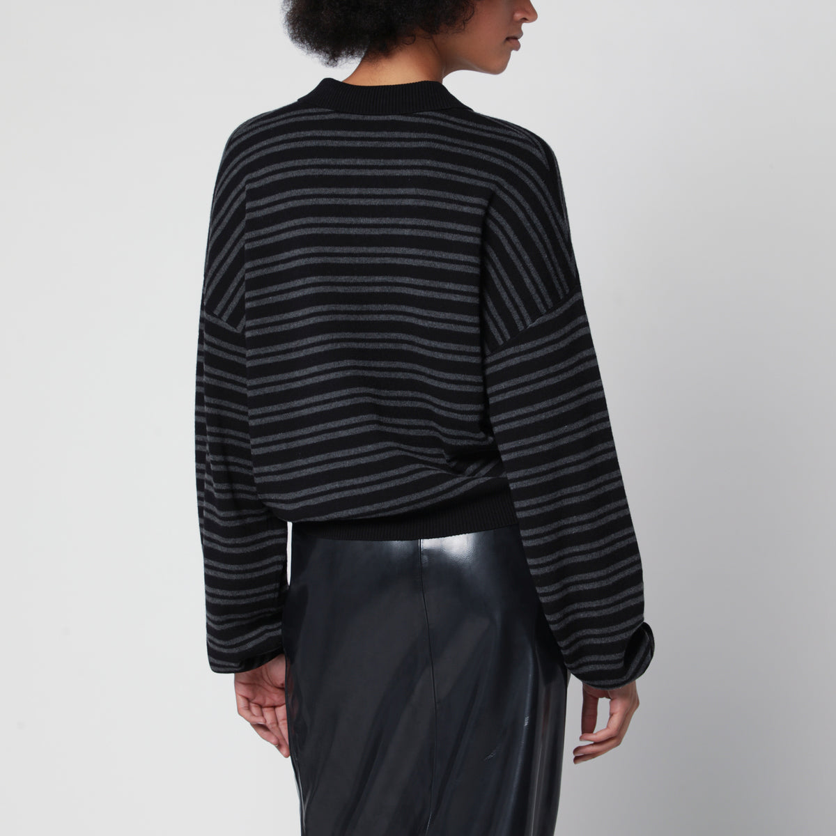 Polo rayé Slinky noir en modal mélangé
